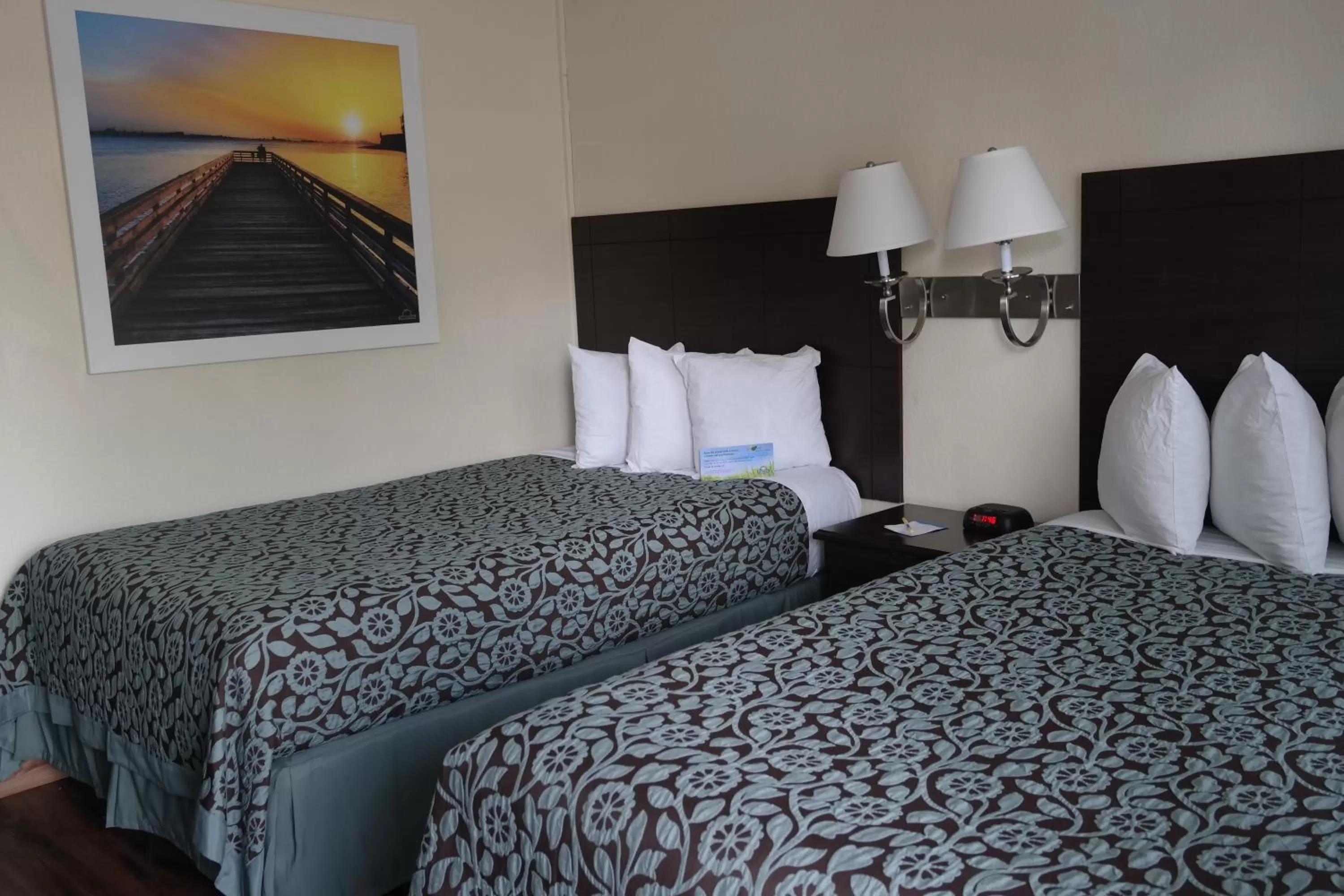 Bed in Days Inn by Wyndham Santa Maria