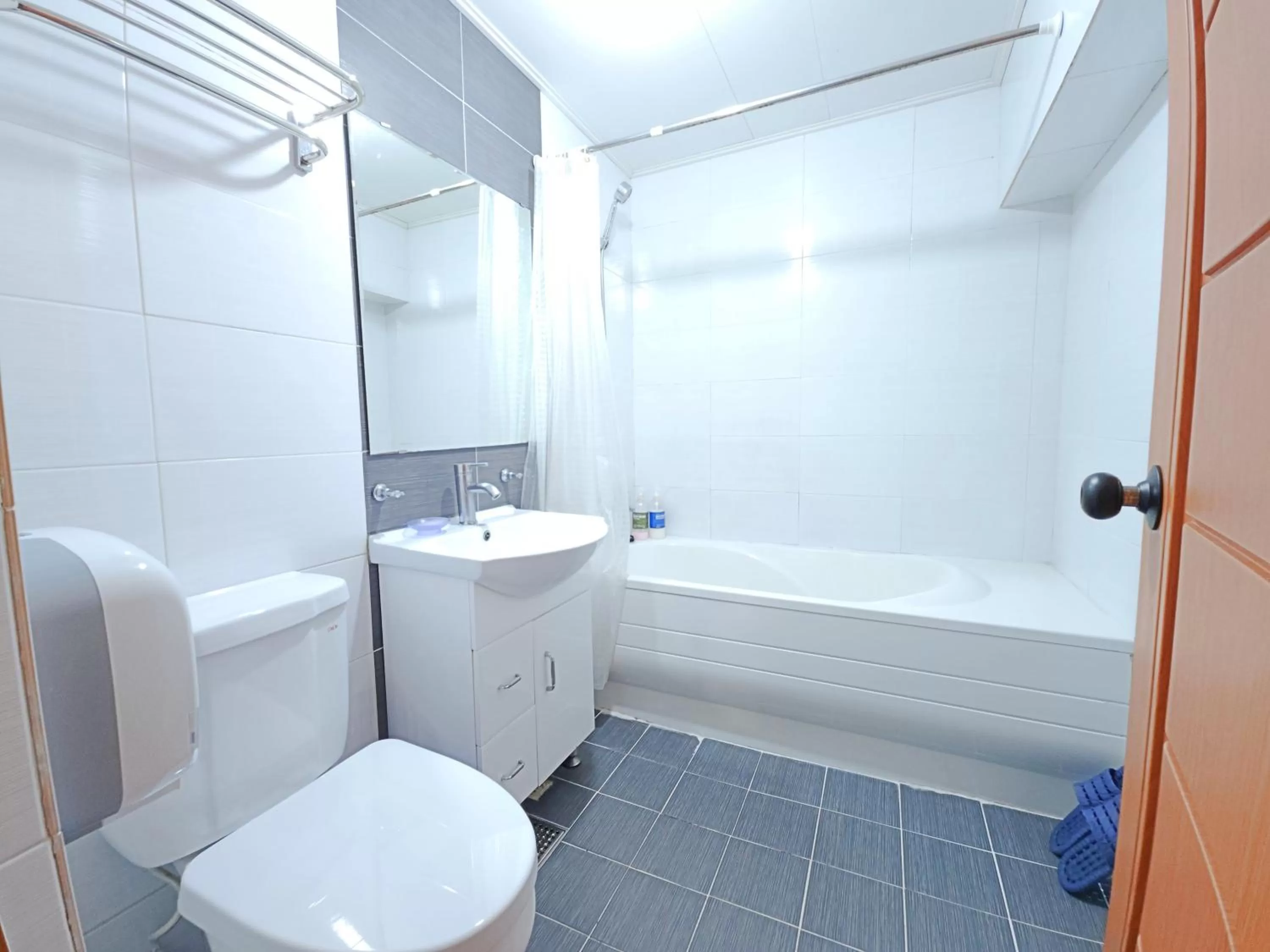 Bathroom in OYO Rooftop Hostel