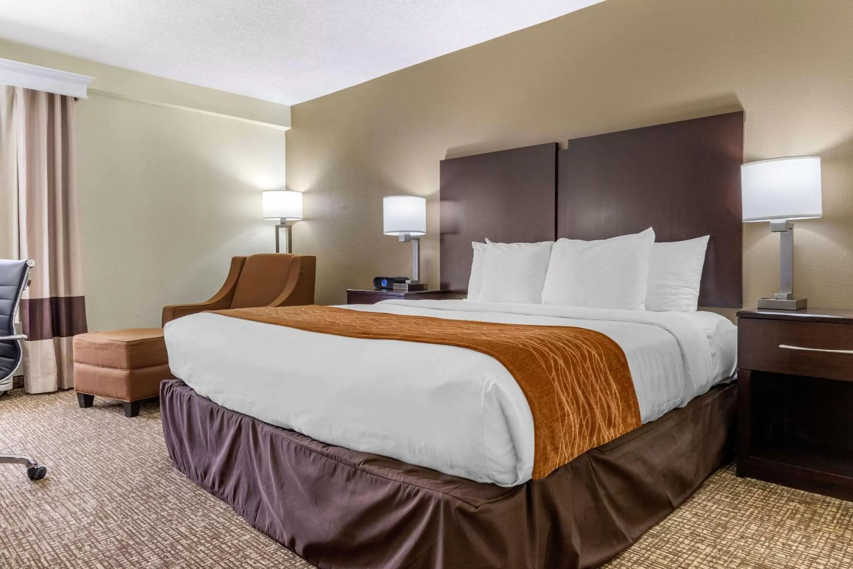 King Room - Disability Access/Non-Smoking in Comfort Inn & Suites Lake Norman