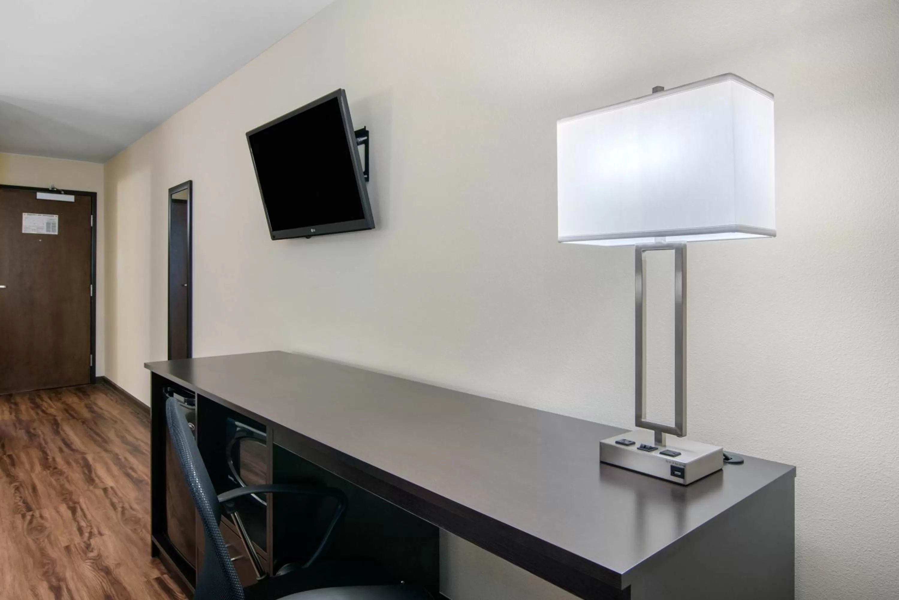 Econo Lodge Inn & Suites Springfield Main Street