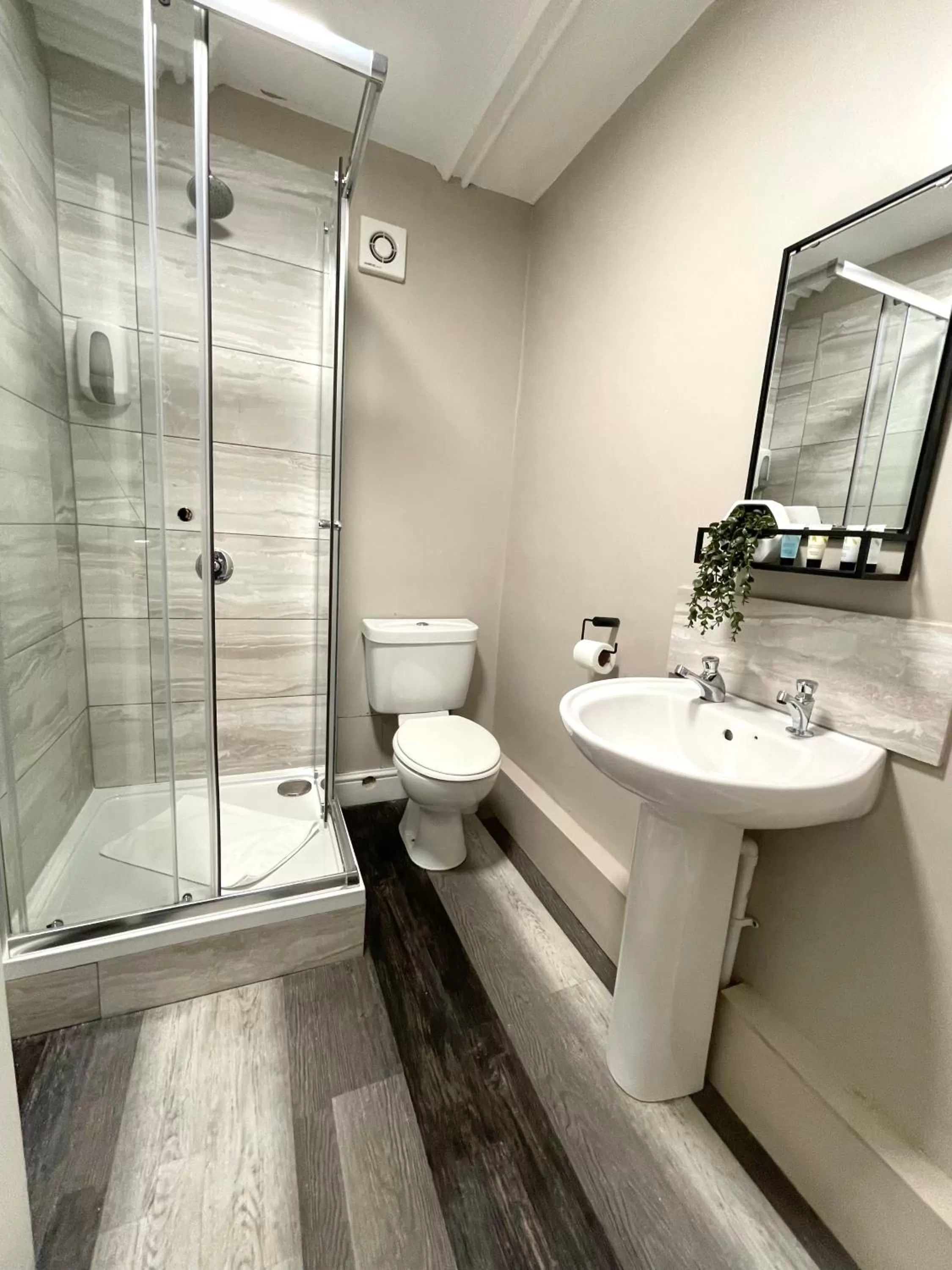 Shower in Mitre Hotel Manchester City Centre