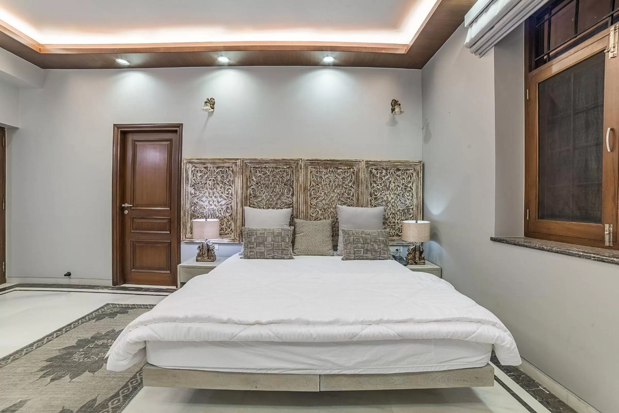 Bedroom, Bed in The Almond Tree