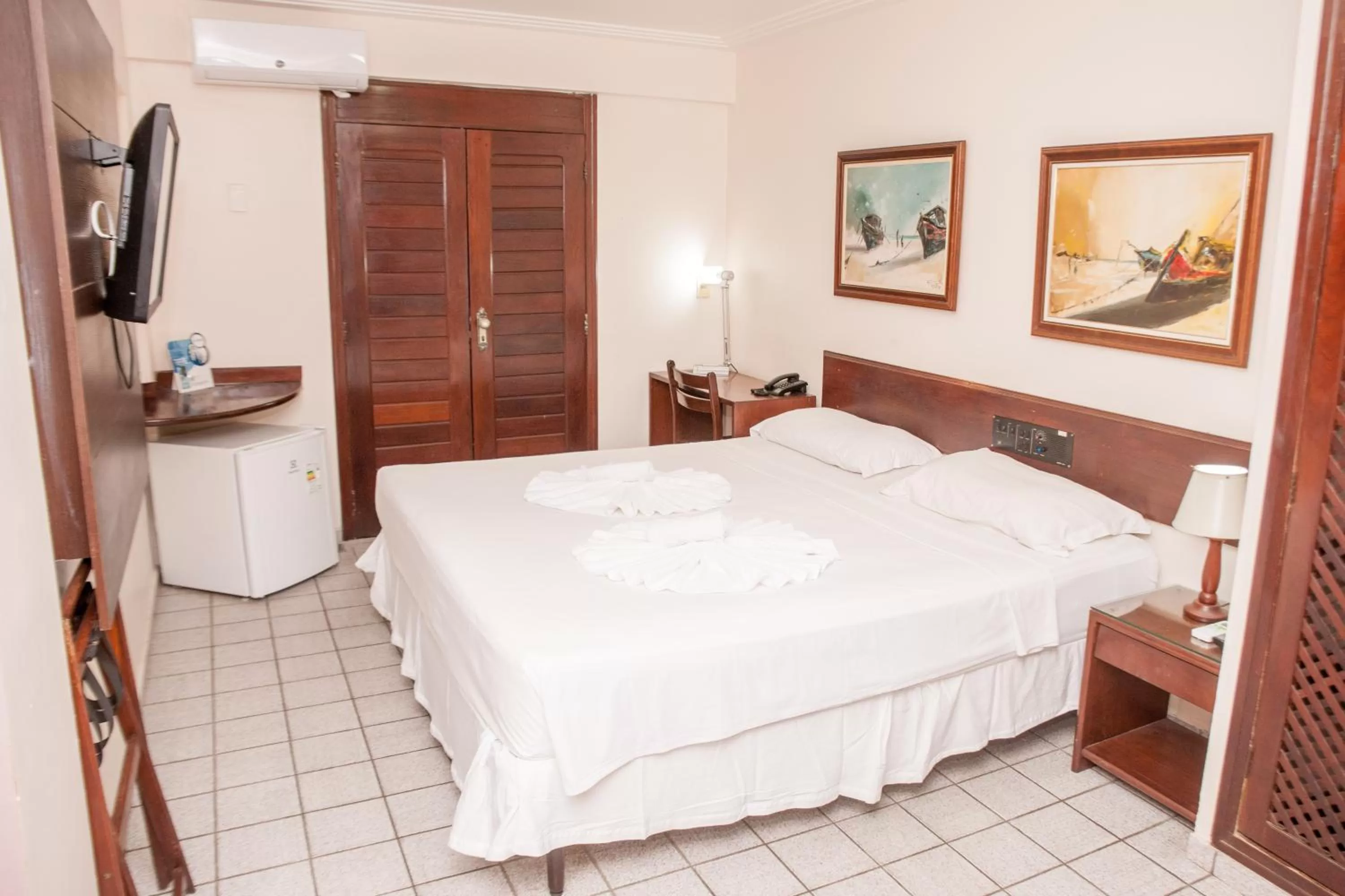 Bedroom, Bed in Pizzato Praia Hotel