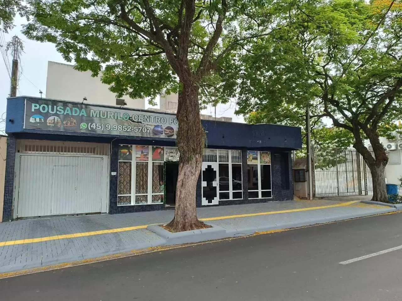 Facade/entrance, Property Building in Pousada Murilo centro foz
