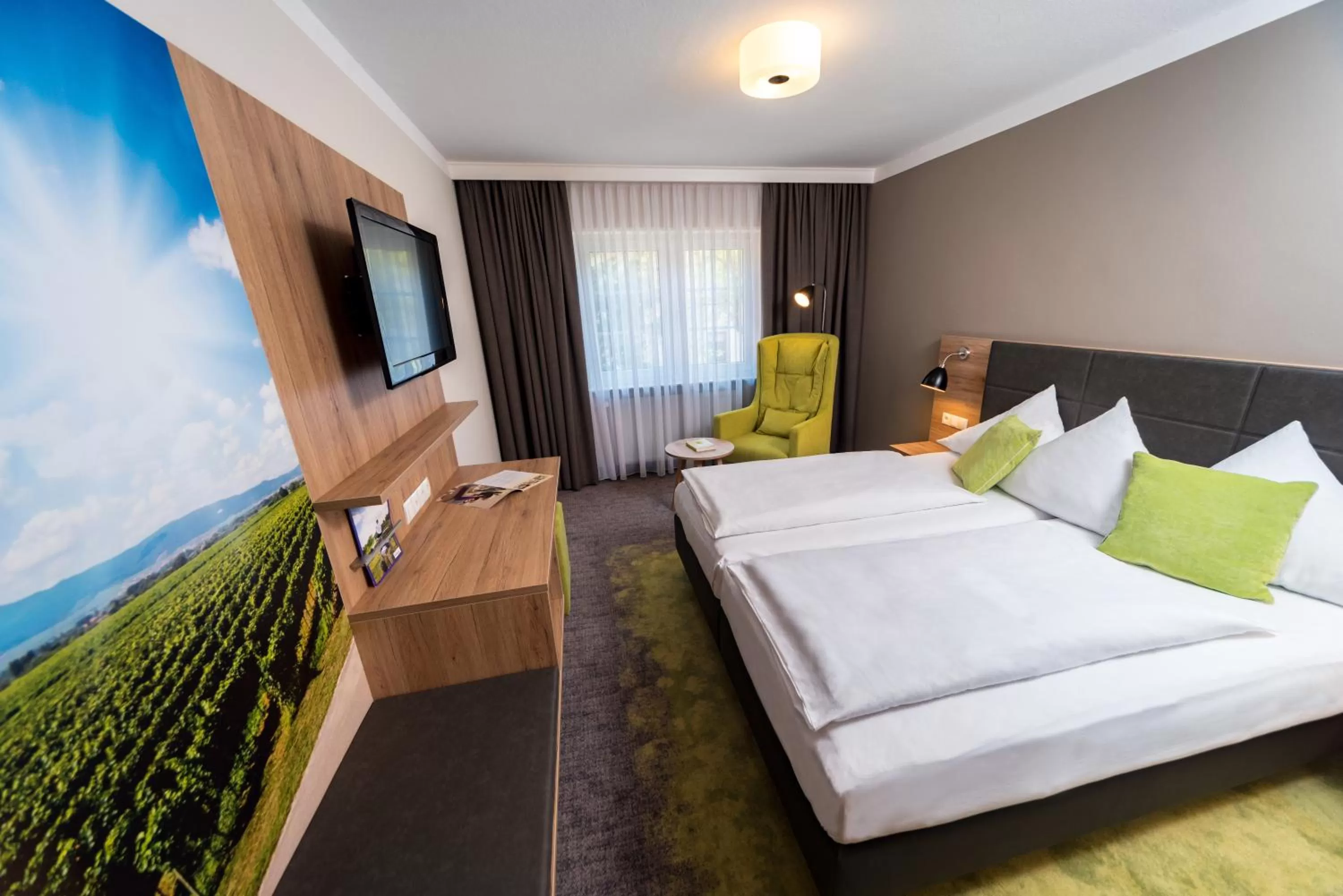 Photo of the whole room, Bed in Pfalzhotel Asselheim