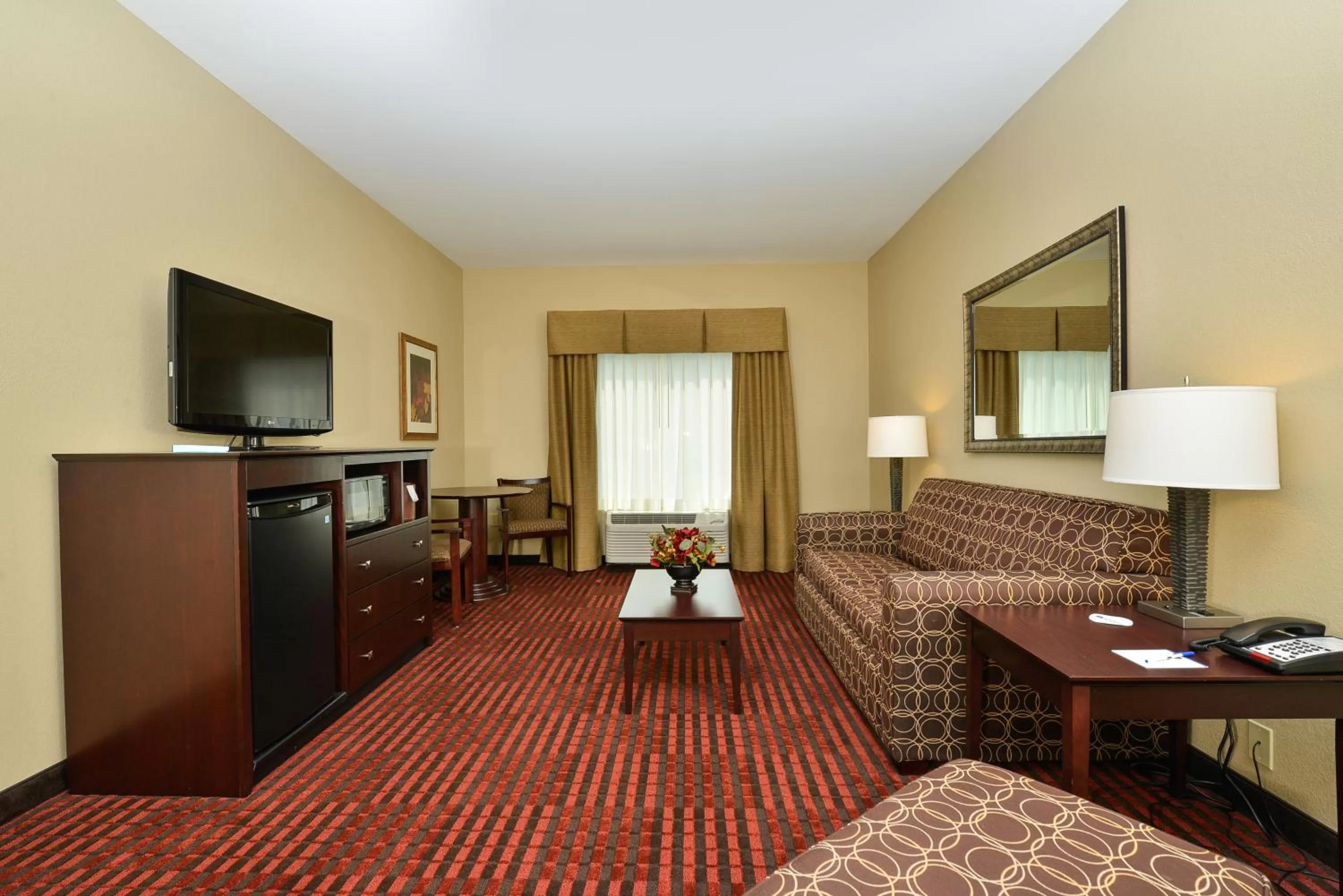Executive King Room with Sofa Bed in Best Western Plus Louisa