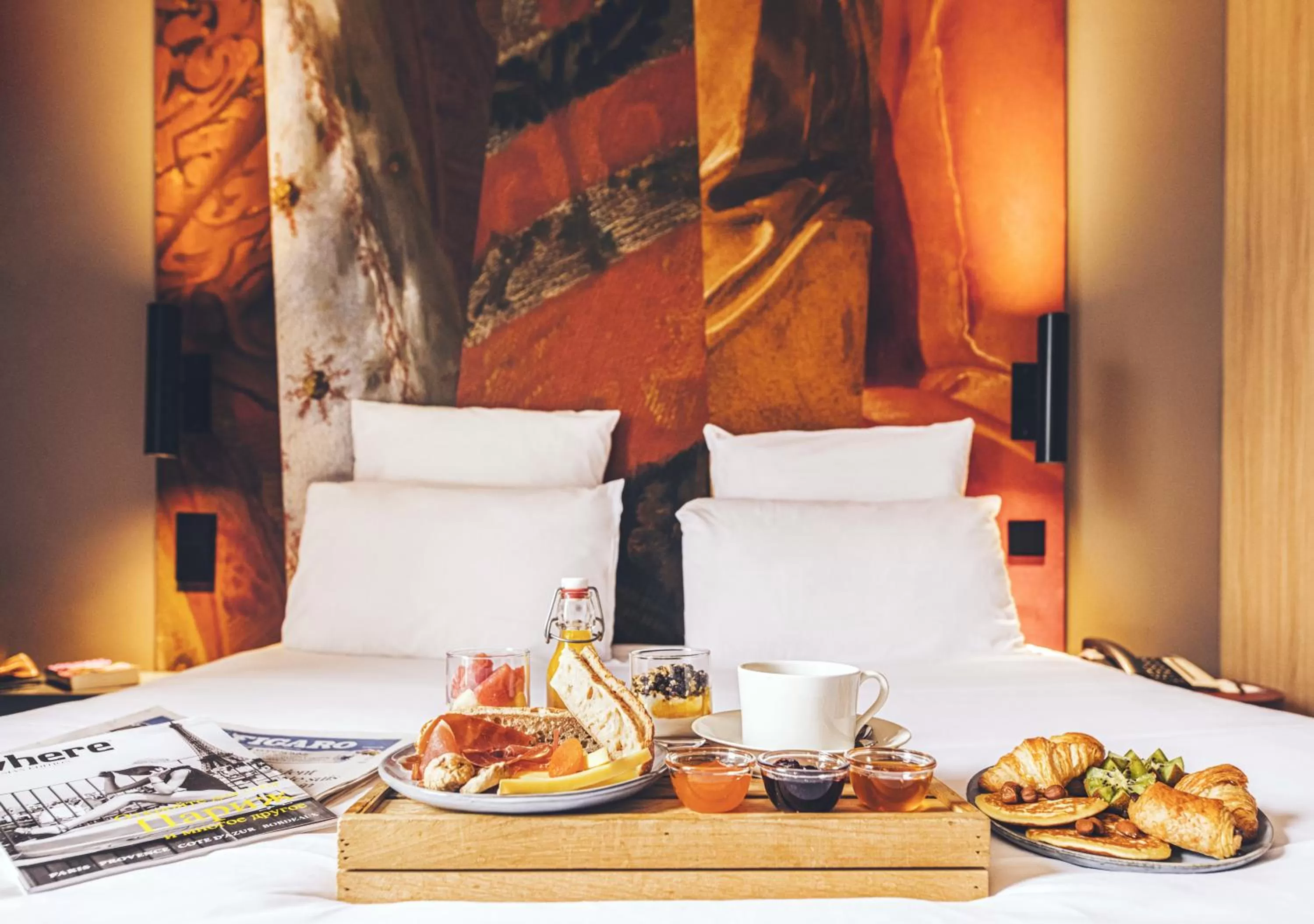 Bed in Mercure Paris Alesia