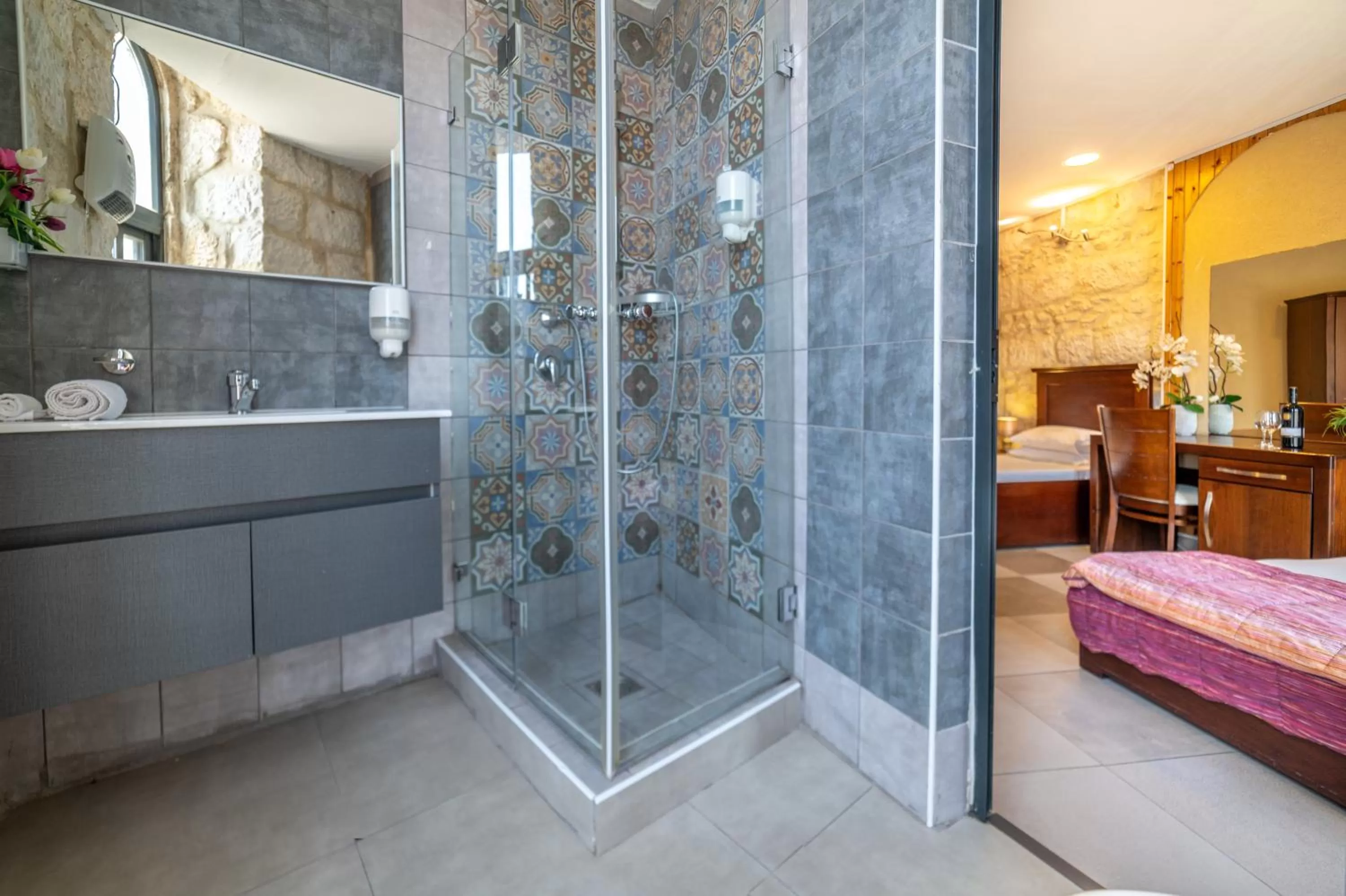 Bathroom in New Imperial Hotel