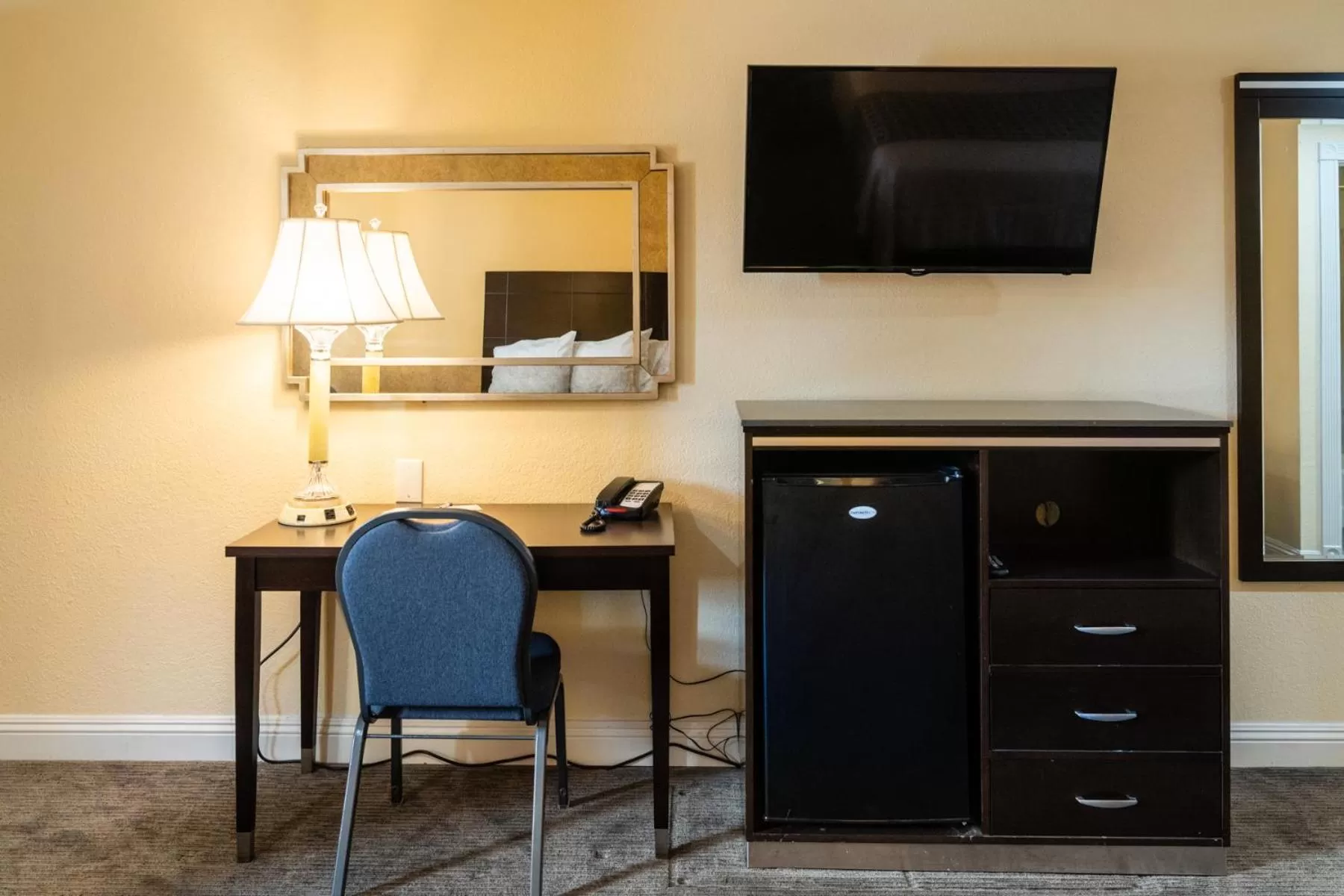 Queen Room with Two Queen Beds and Roll in Shower - Accessible/Non-Smoking in Rodeway Inn & Suites Colton-Riverside