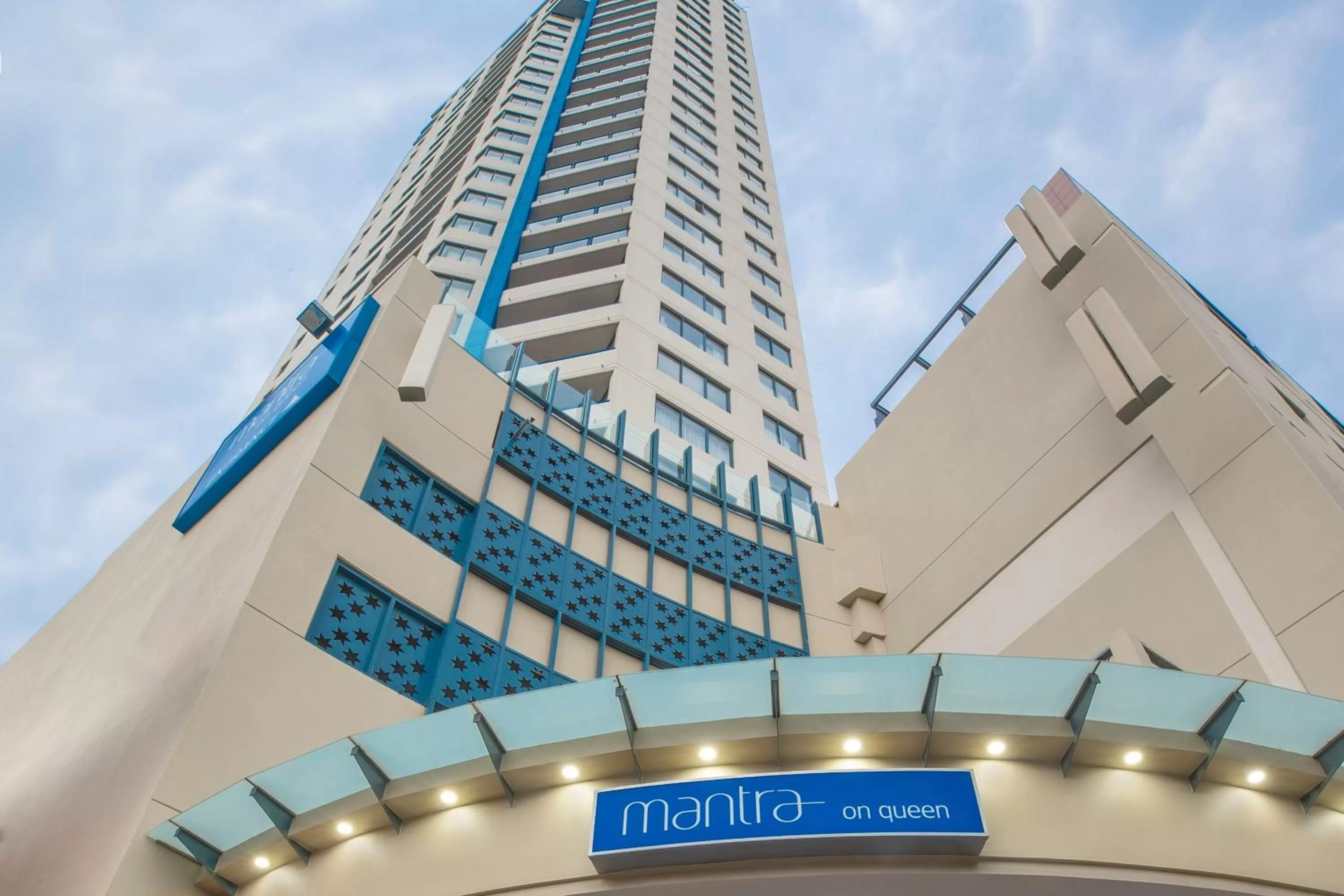 Property building in Mantra on Queen