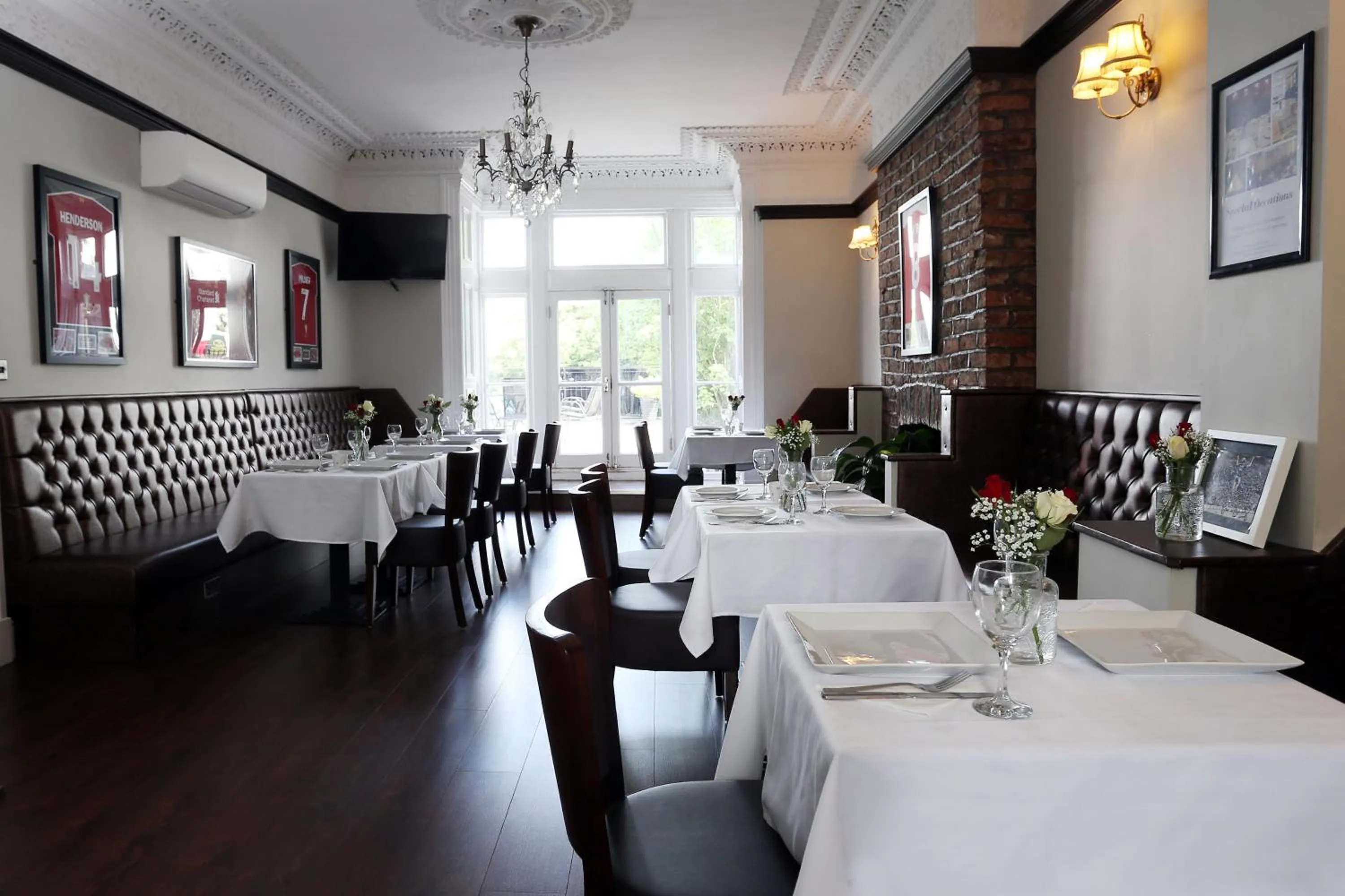 Restaurant/places to eat in Hotel Tia