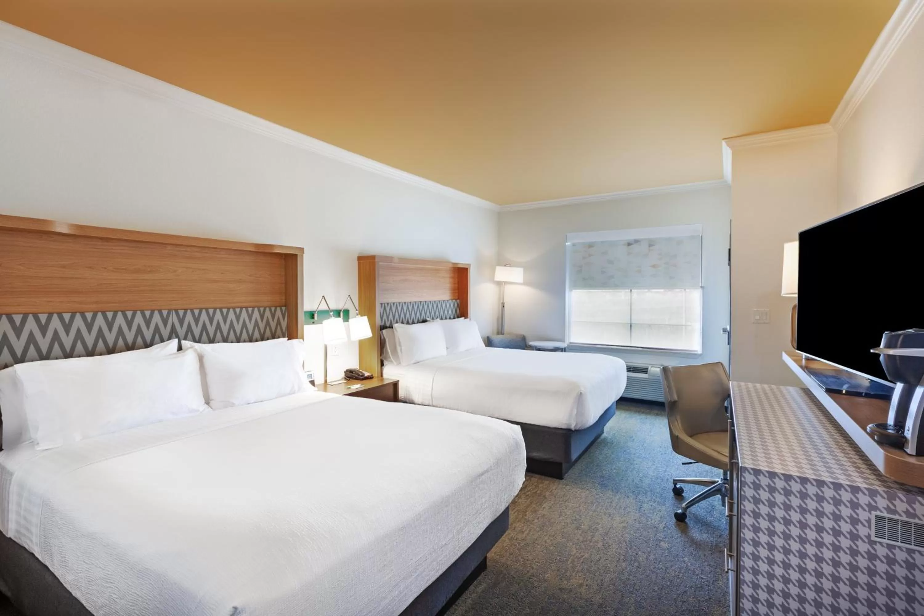 Photo of the whole room, Bed in Holiday Inn & Suites McKinney - N Allen by IHG