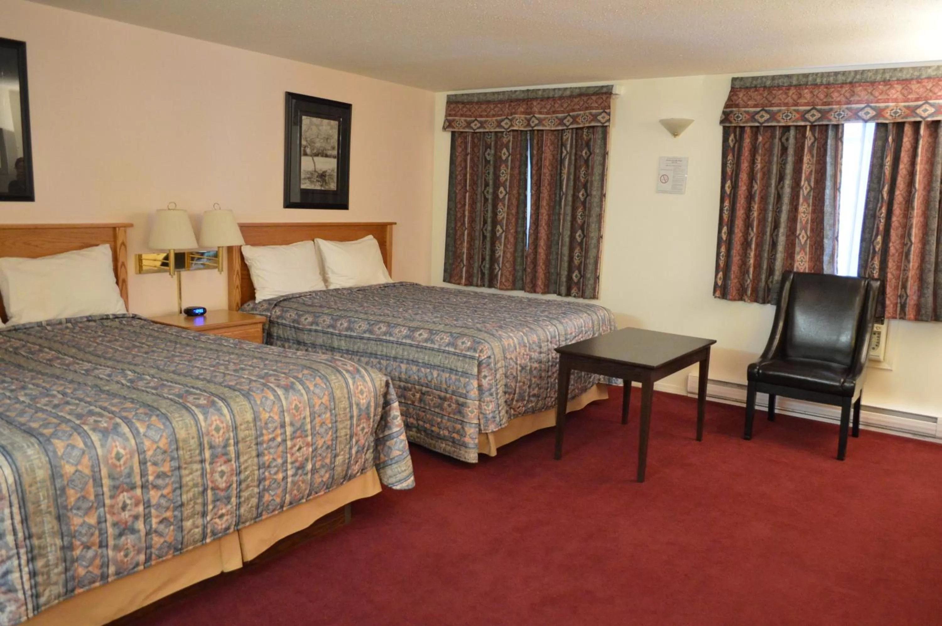 Deluxe Queen Room with Two Queen Beds in Western Traveller Motel