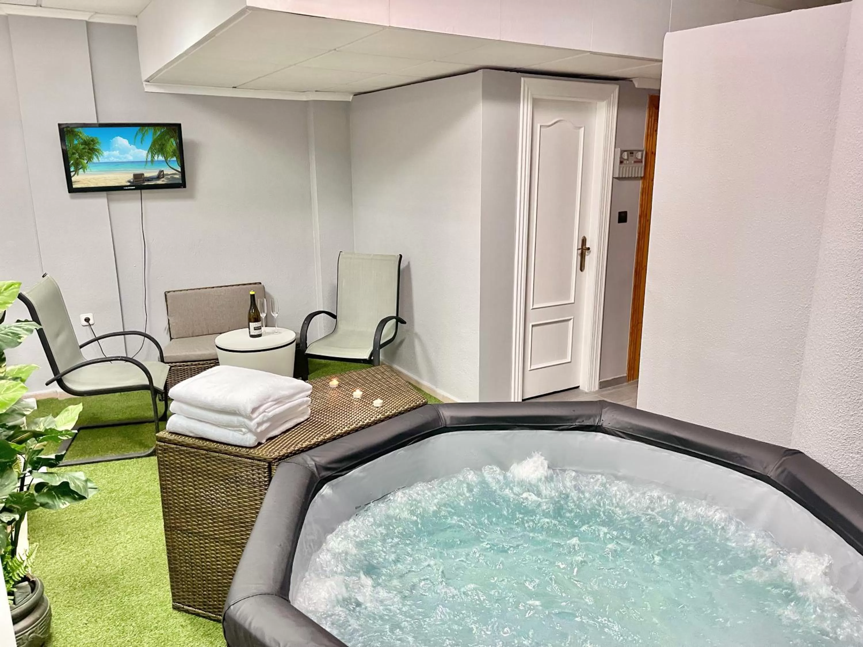 Hot Tub in Hotel ParqueMar