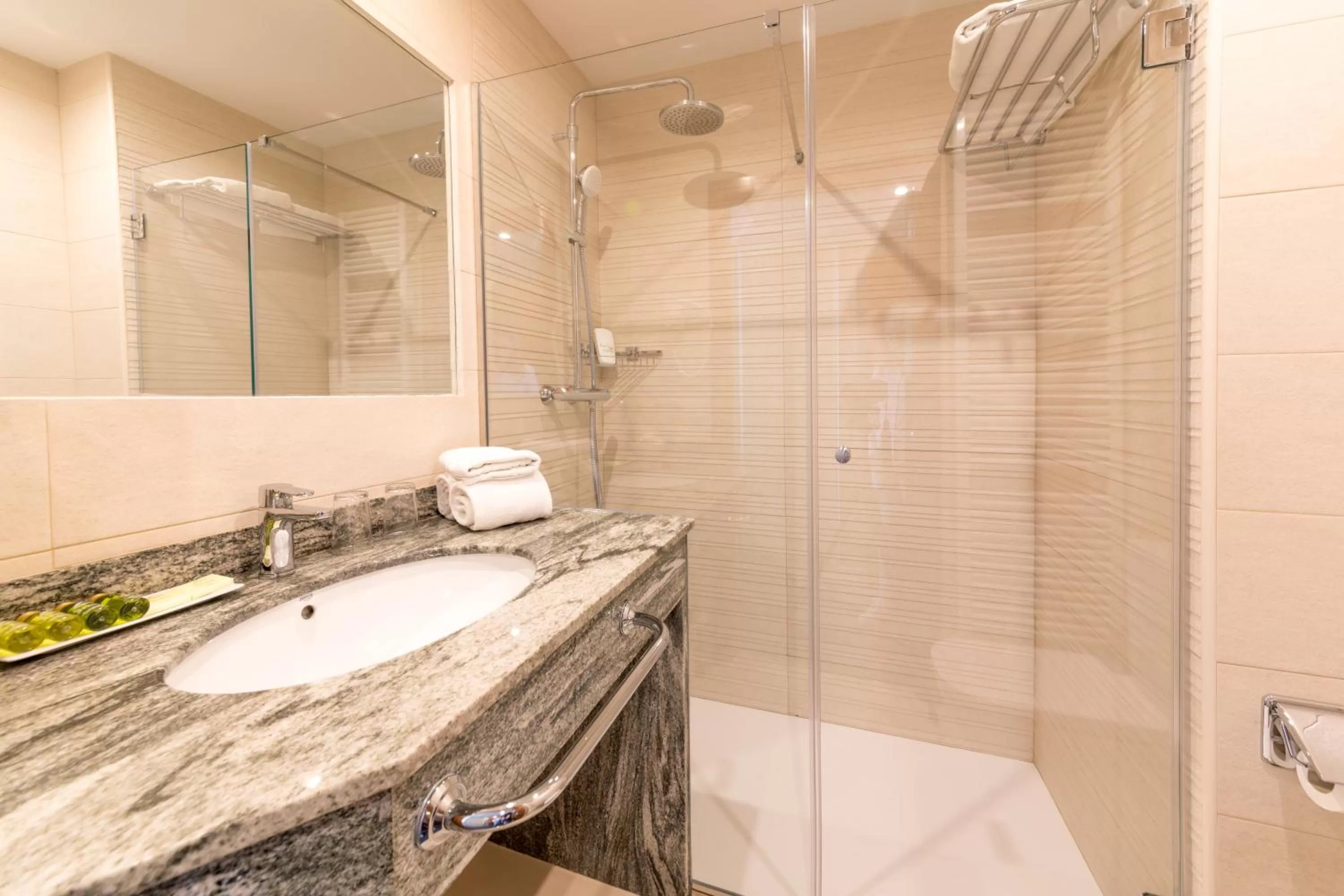 Bathroom in Los Geranios