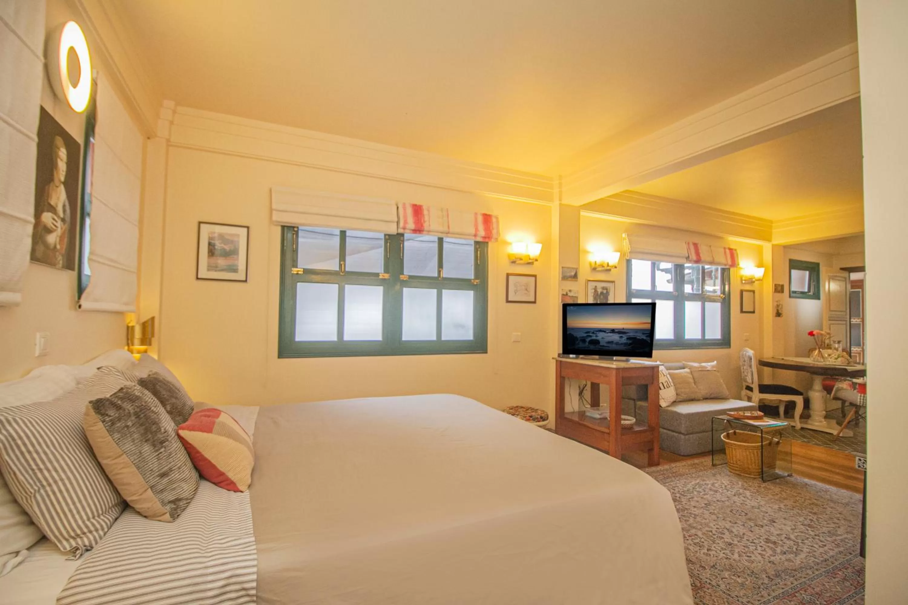 Photo of the whole room, Bed in Amritara Luxury Villa Tosca, Gangtok