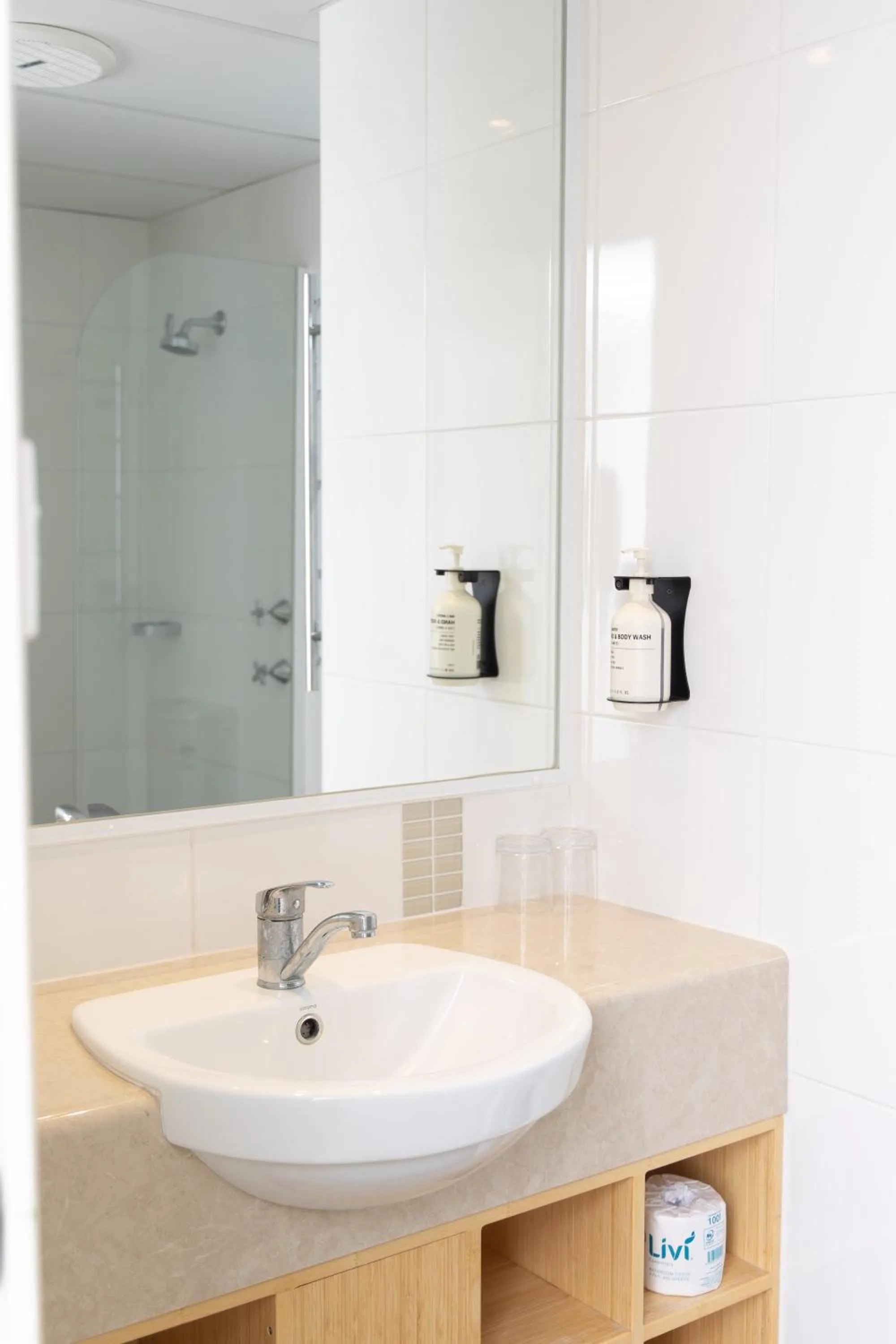 Bathroom in Dog Rock Motel