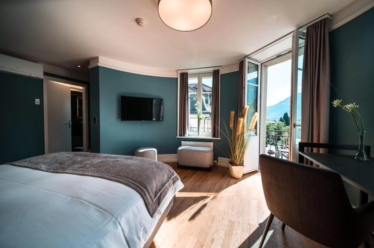 Bedroom, Bed in Royal St. Georges Hotel Interlaken - MGallery Collection