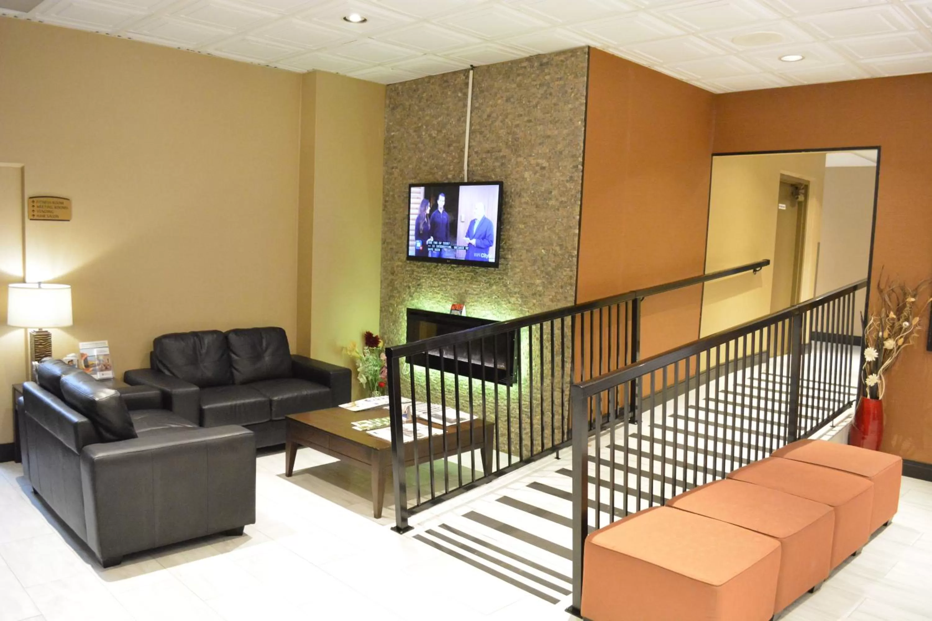 Communal lounge/ TV room in Best Western Terrace Inn