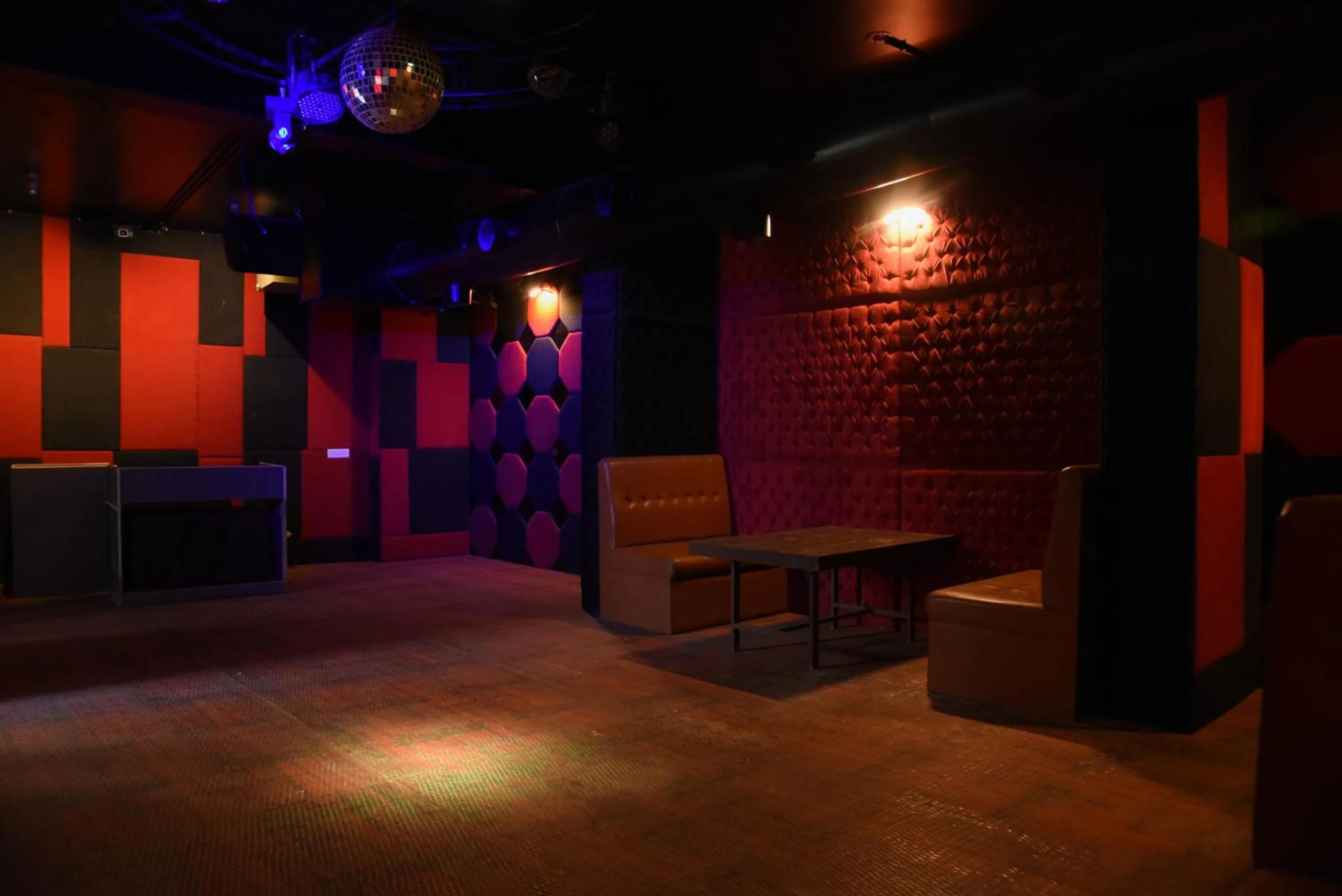 Nightclub / DJ in Hotel Laxmi Niwas - A Heritage Retreat