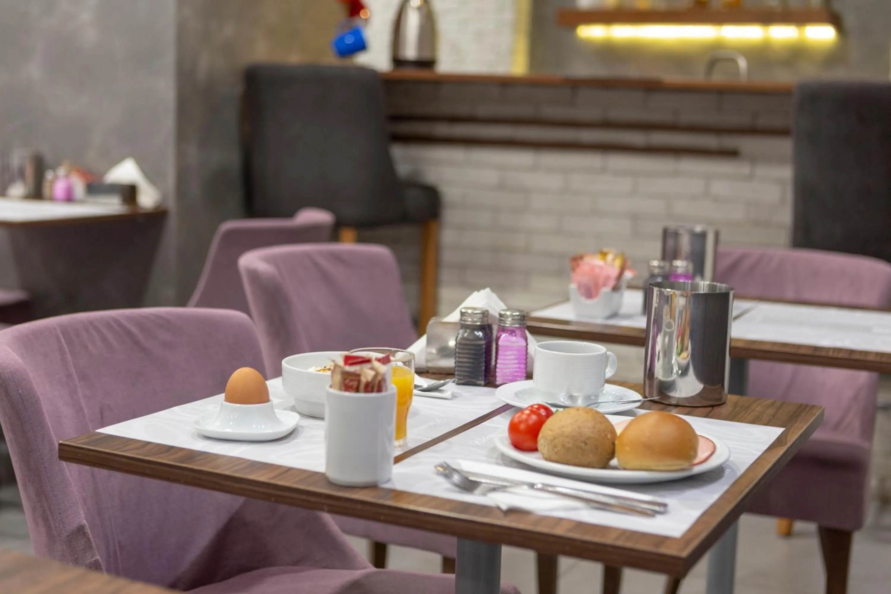 Restaurant/places to eat in Pan Hotel