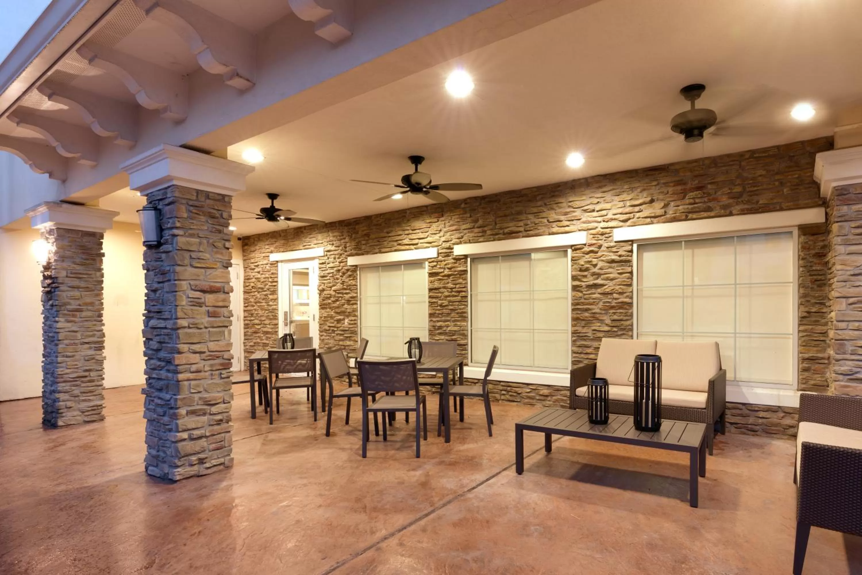 Patio in Residence Inn by Marriott Houston I-10 West/Park Row