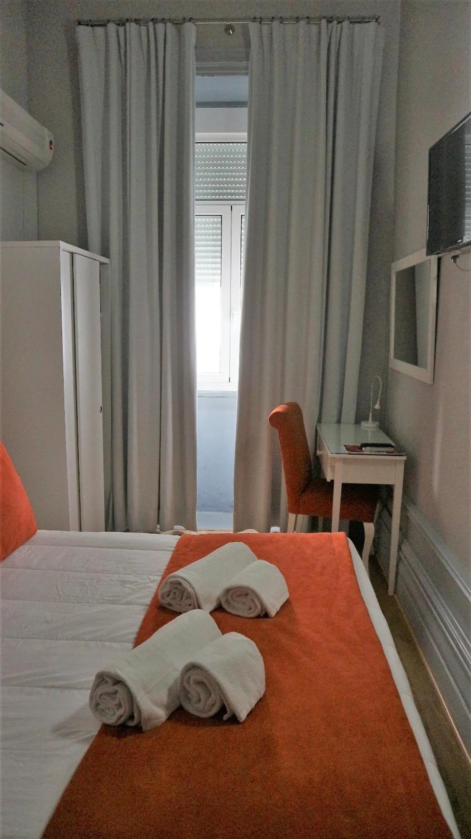 Bed in Hotel Senhor de Matosinhos