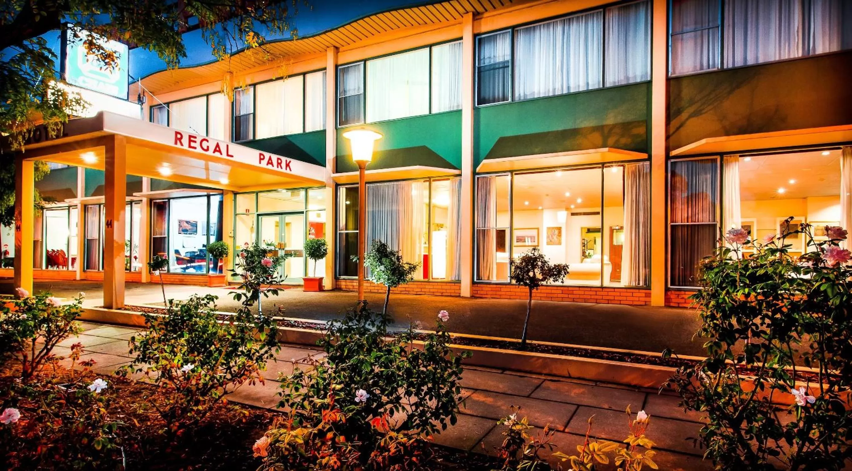 Standard Queen Room - Non-Smoking in Comfort Inn Regal Park, North Adelaide