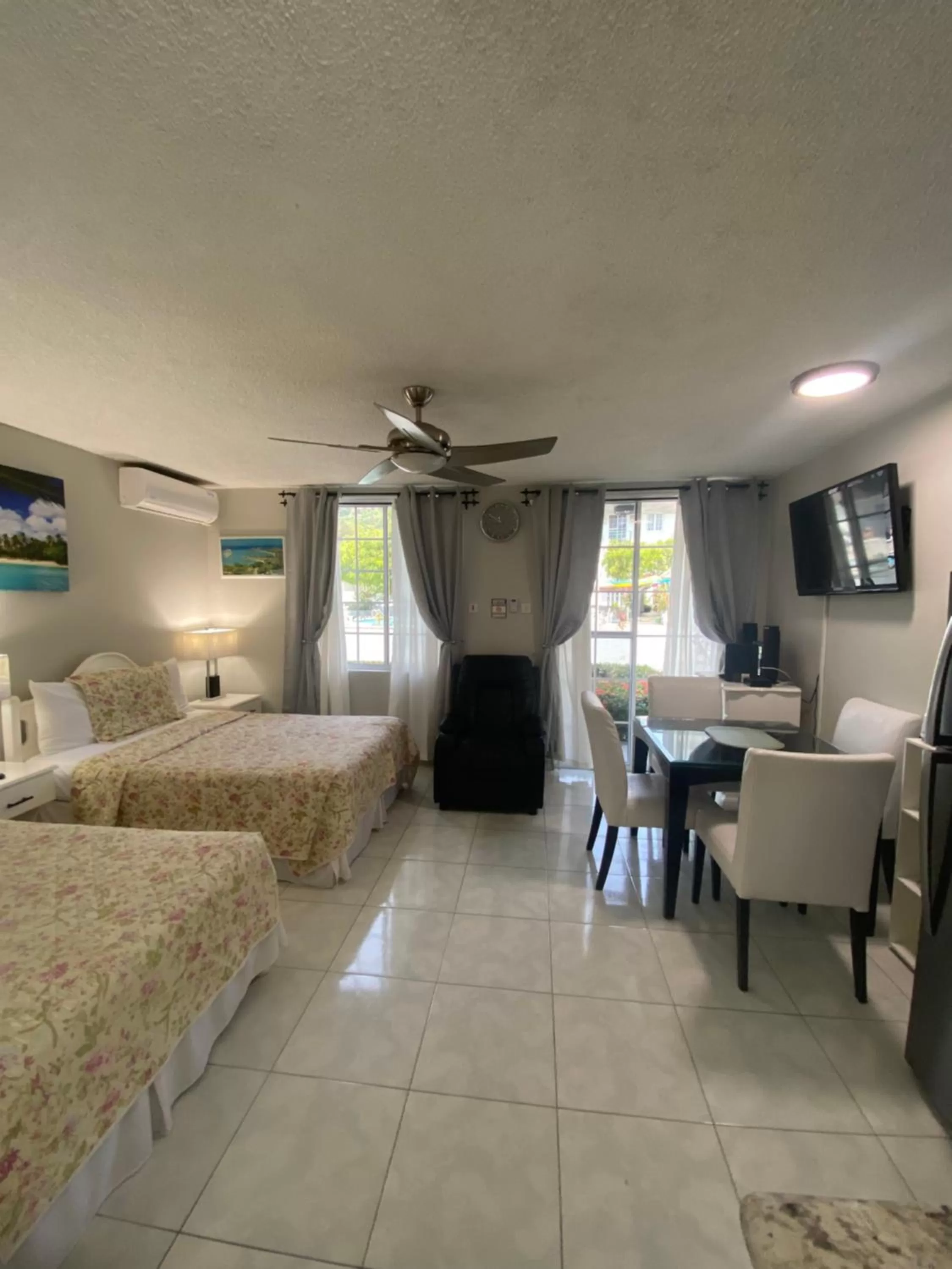 Bed in Ocho Rios Vacation Resort Property Rentals
