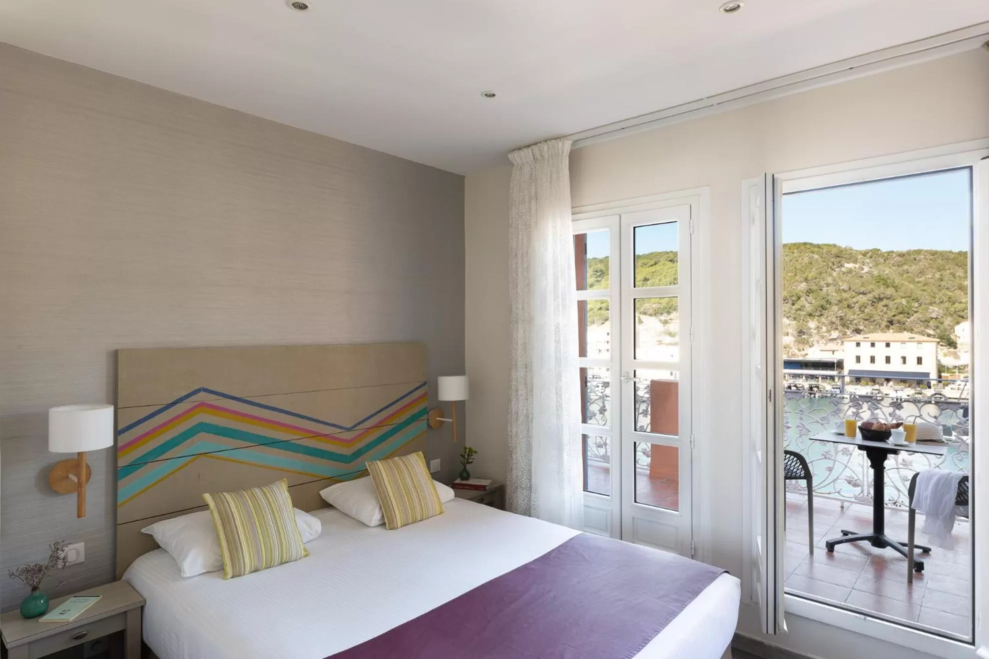 Bed in Best Western Hotel du Roy d'Aragon