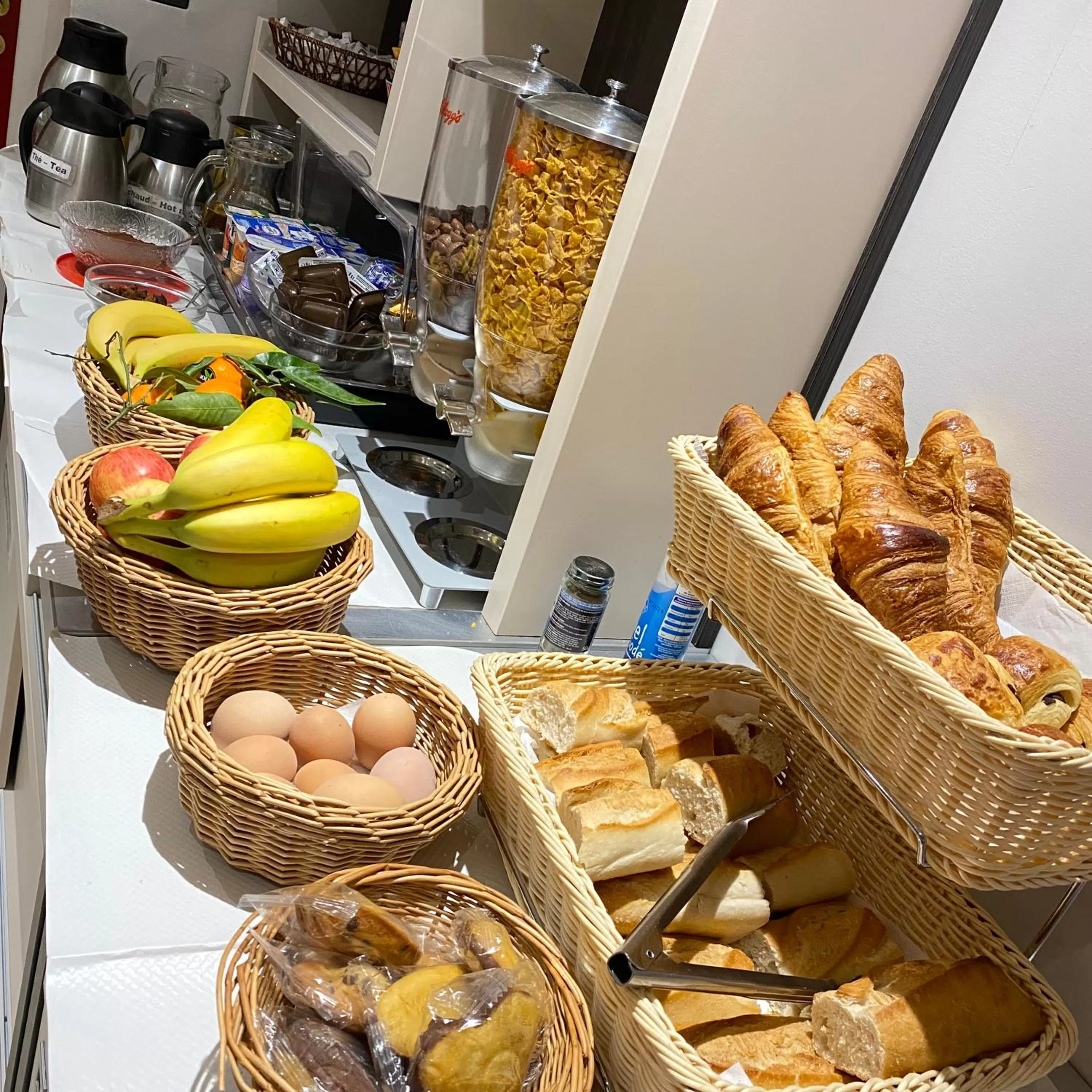 Continental breakfast in Hotel Bellevue Montmartre