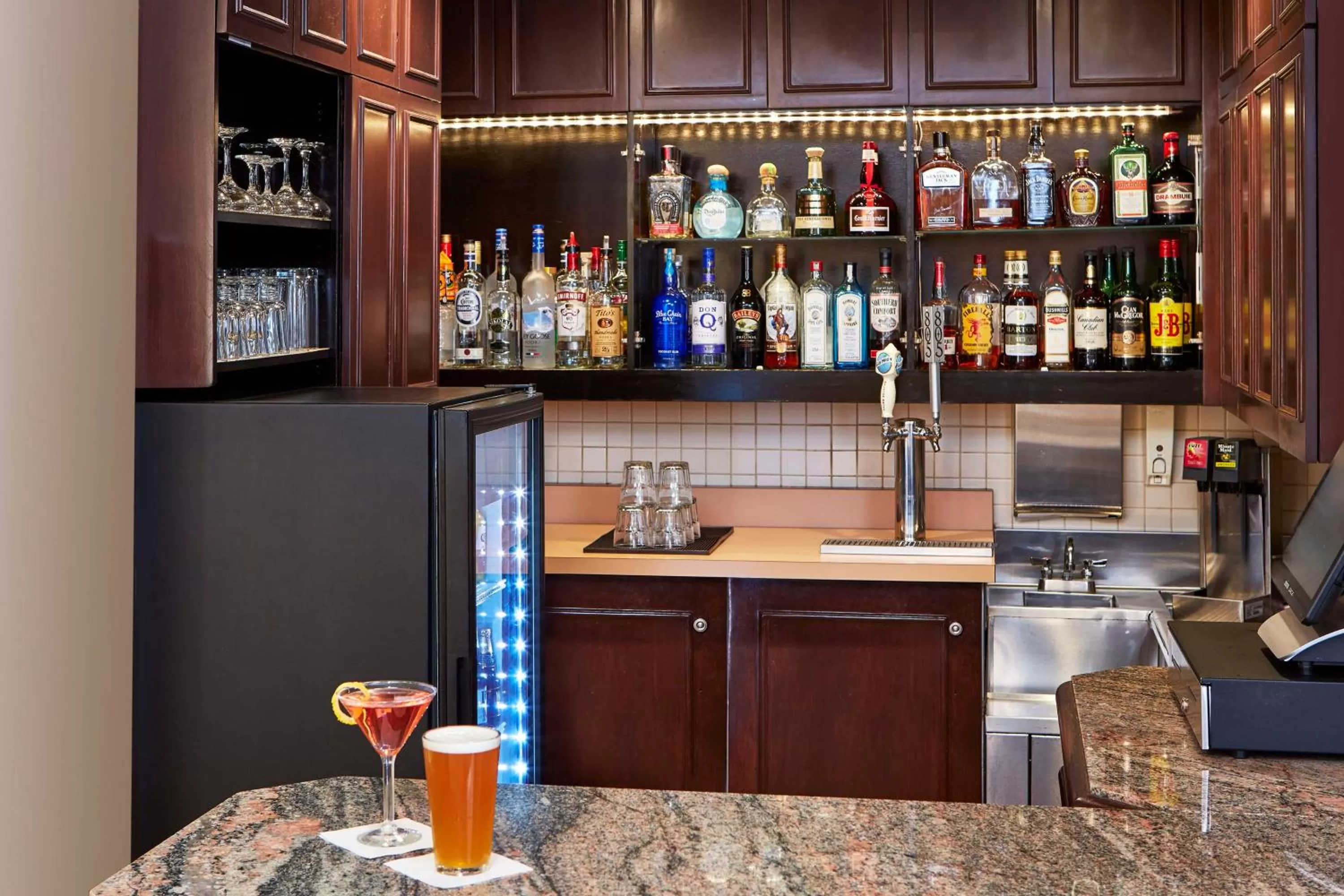 Lounge or bar in Hilton Garden Inn Valencia Six Flags