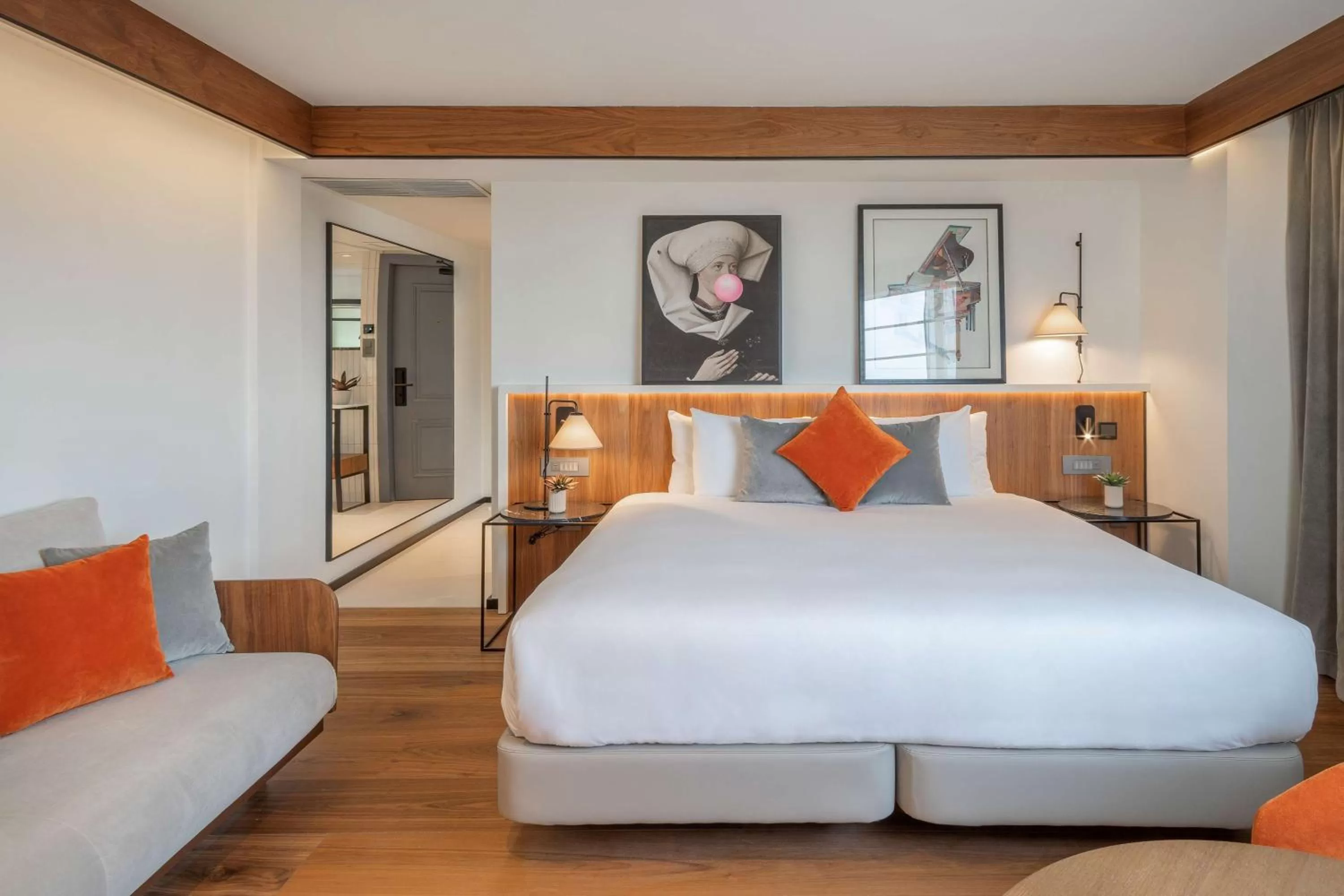 Photo of the whole room, Bed in Melia White House Hotel