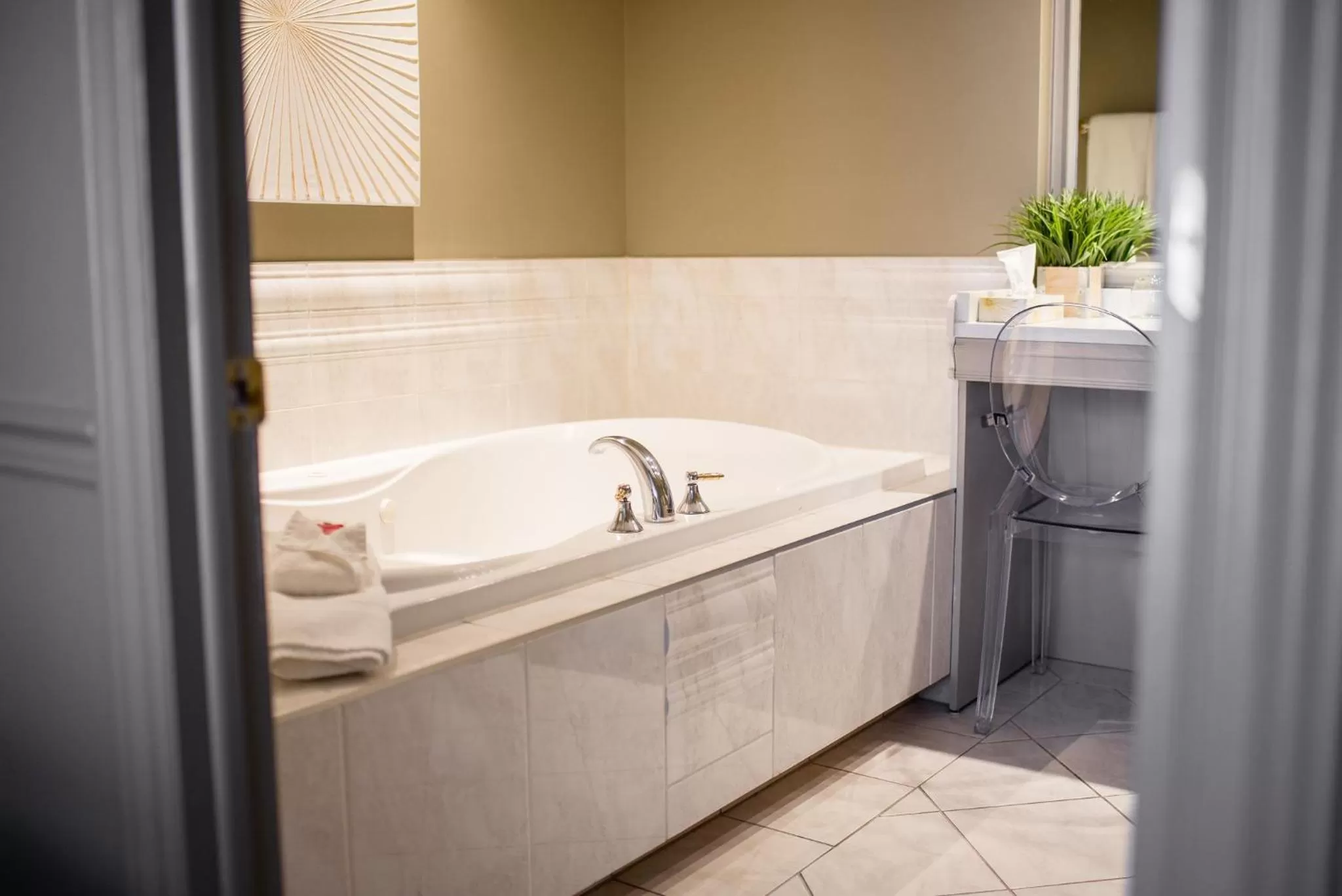 Hot Tub in Ramada by Wyndham Cornwall