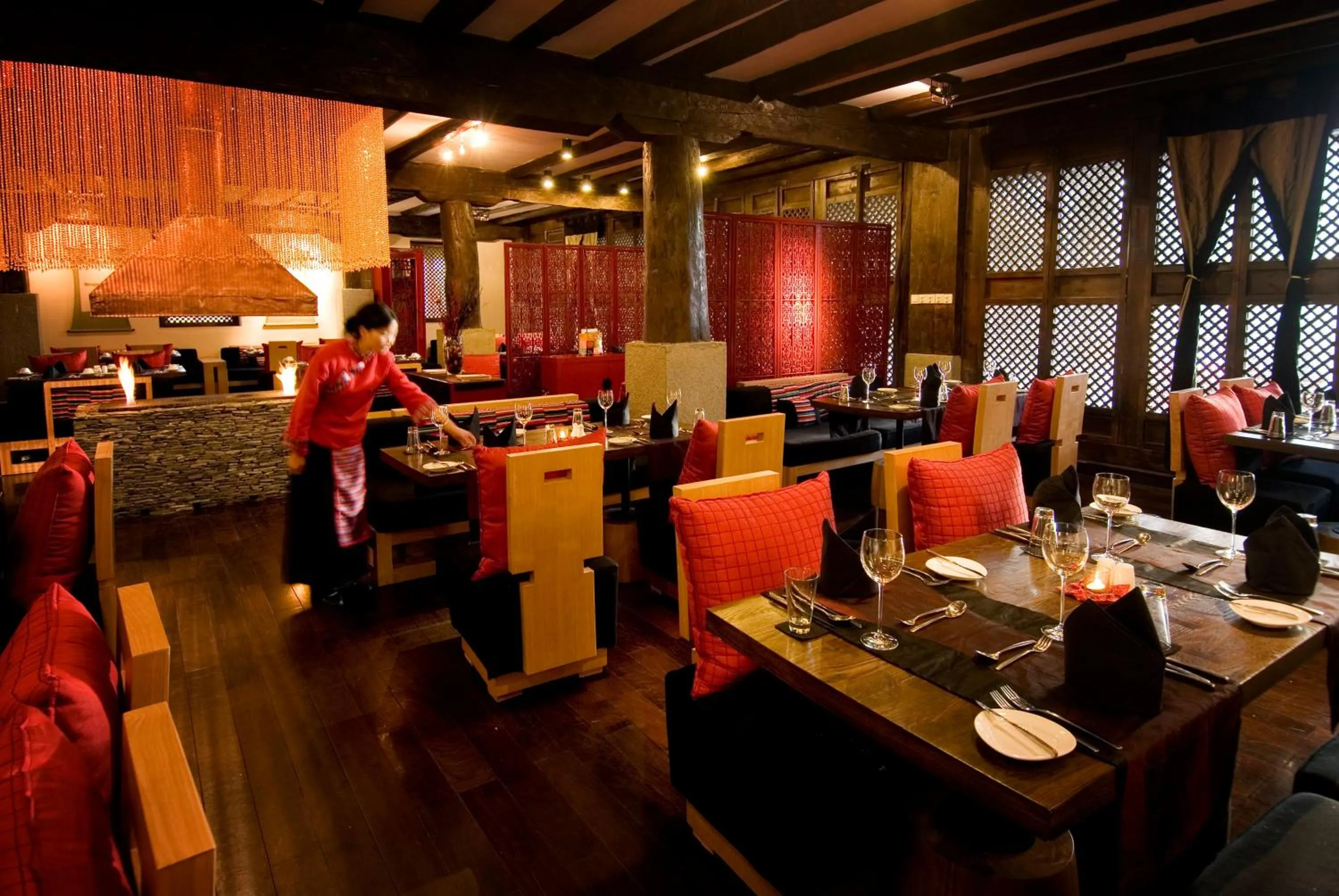Restaurant/places to eat in Banyan Tree Ringha