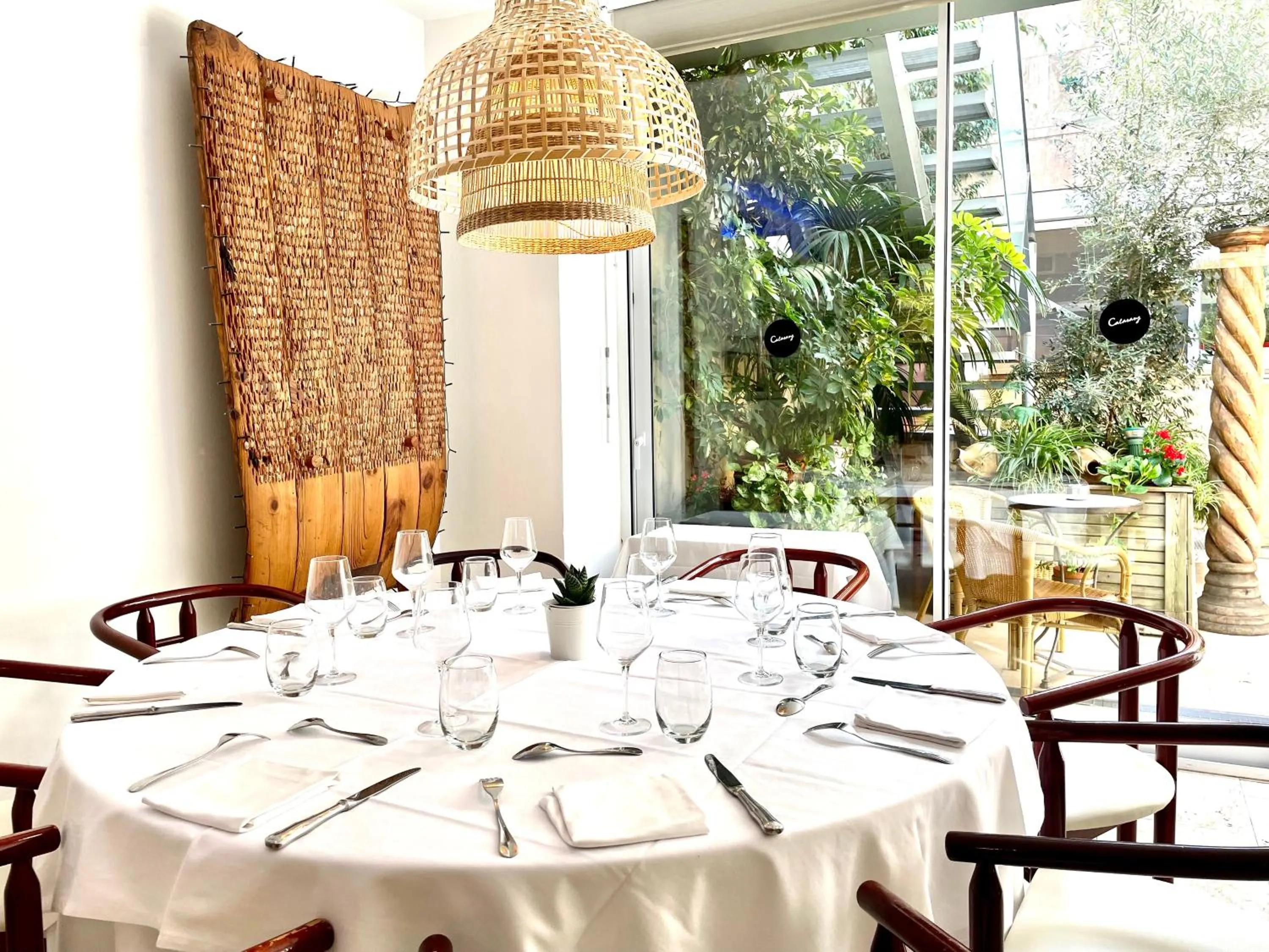 Restaurant/places to eat in Hotel Calasanz