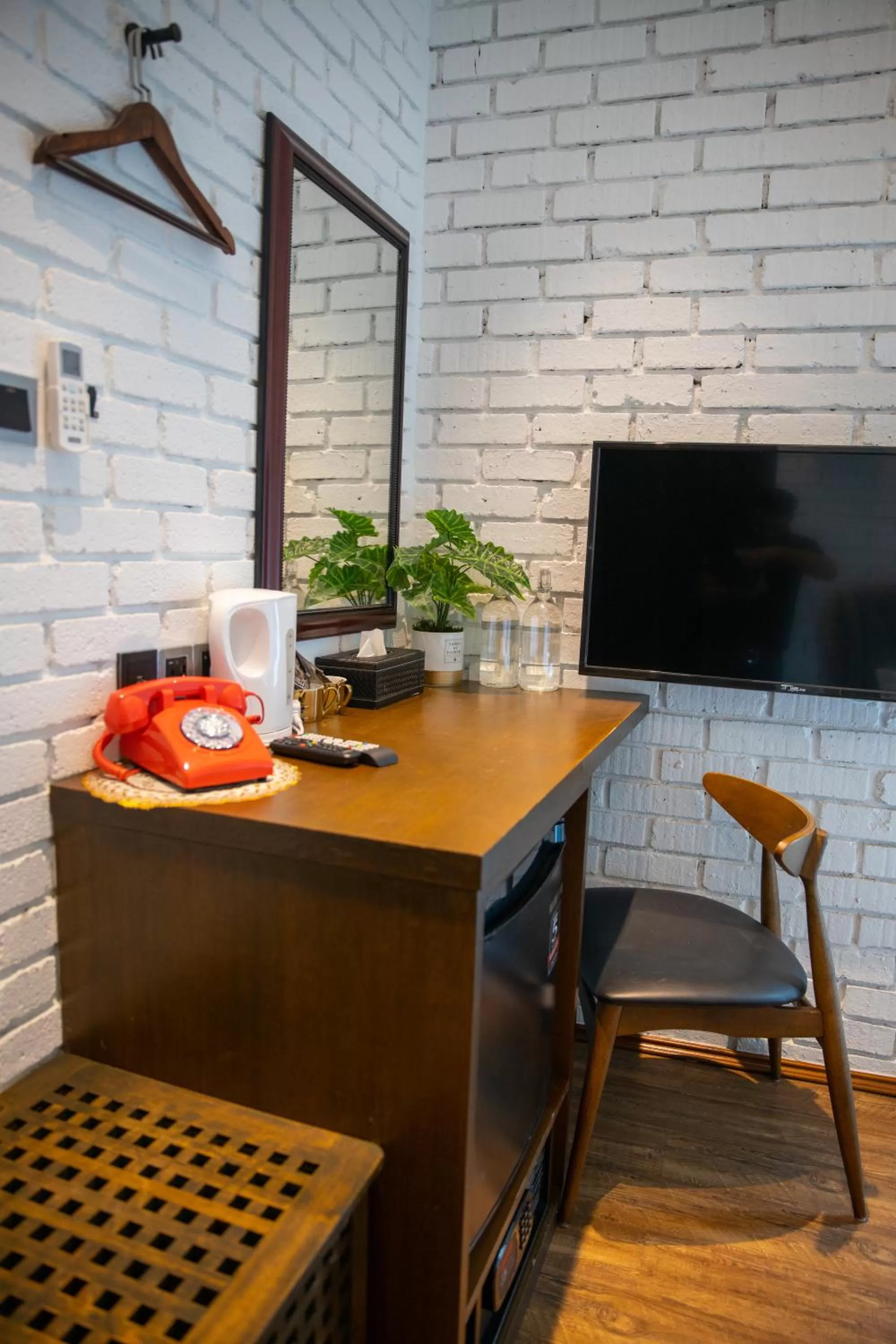 Decorative detail in Carnarvon Suites