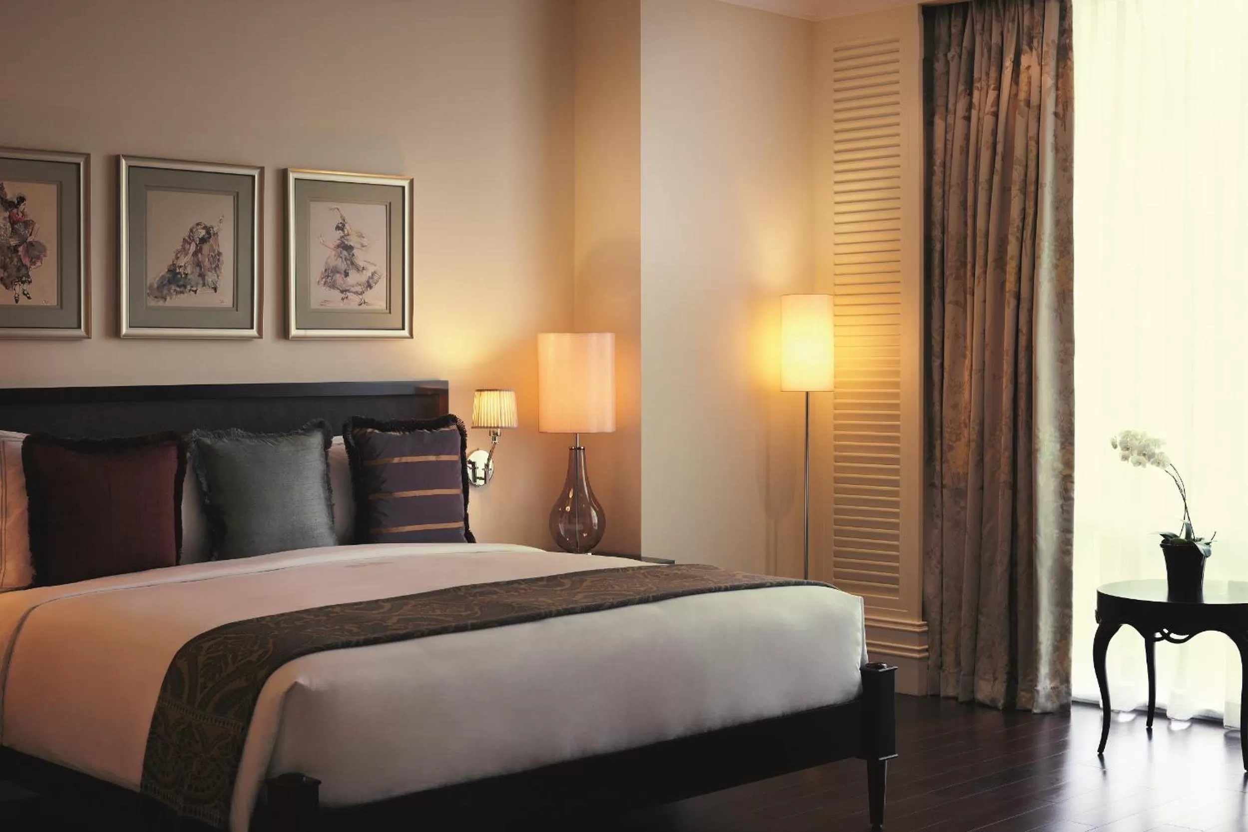 Bed in Raffles Makati