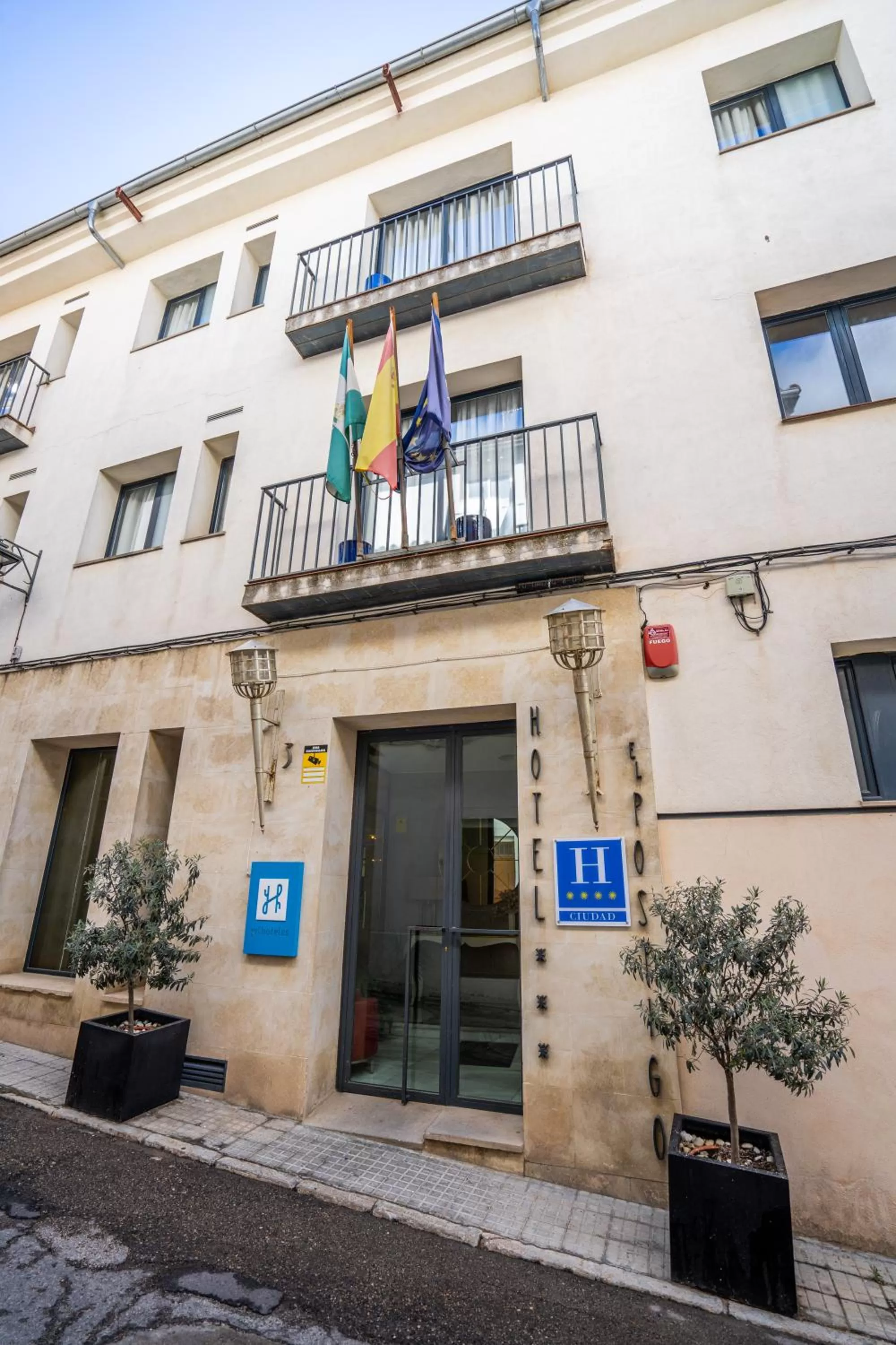 Property building in YIT El Postigo