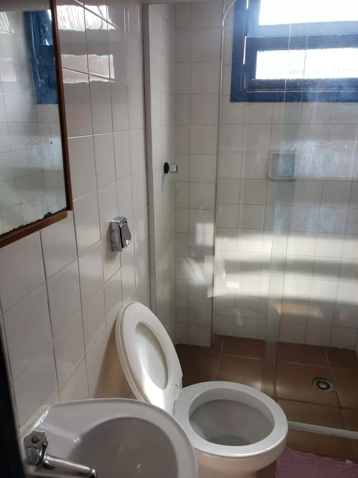 Basic Triple Room in Hotel Nevada Ubatuba Basic Triple Room in Hotel Nevada Ubatuba