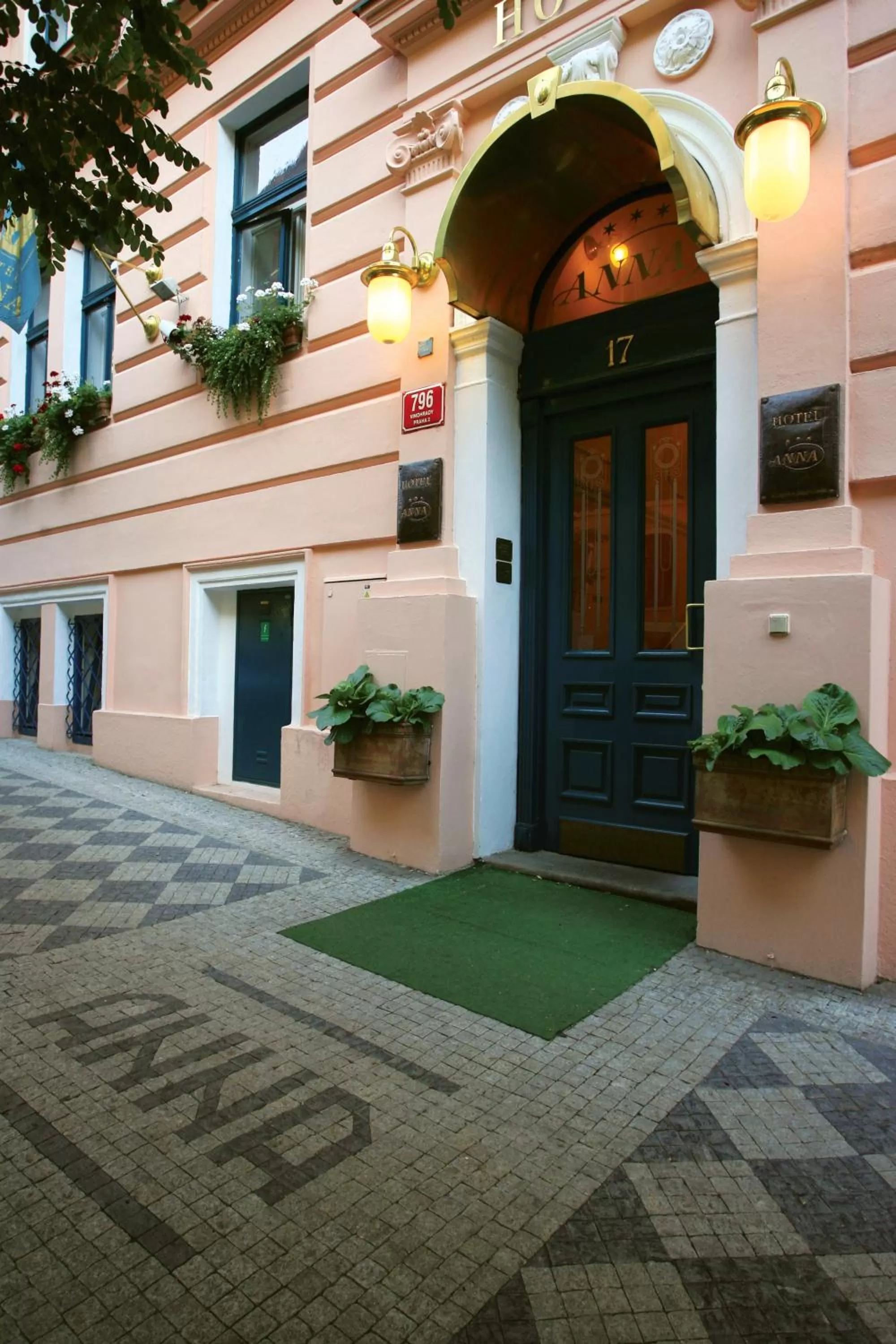 Facade/entrance in Anna Hotel