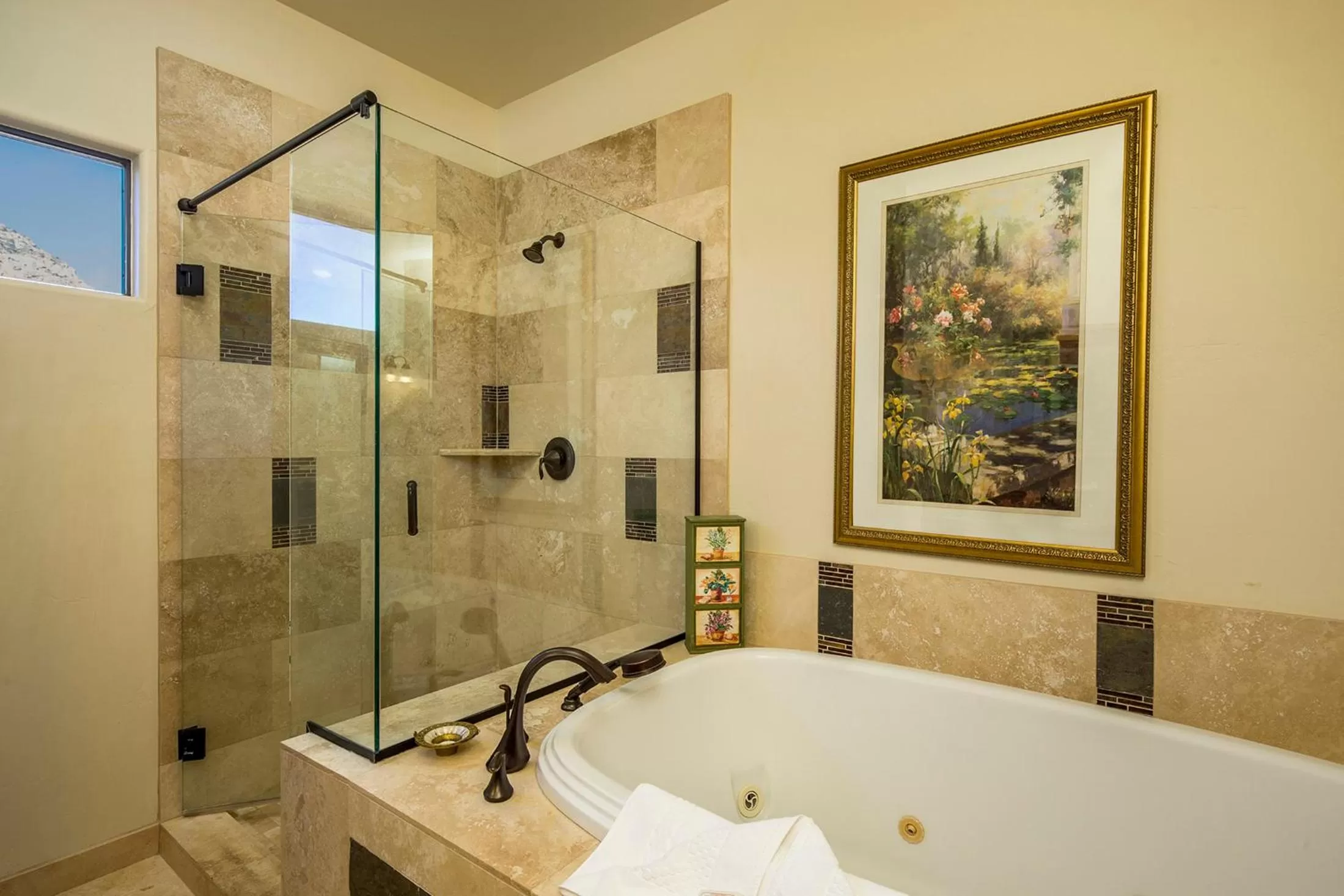 Bathroom in Alma De Sedona Inn B&B