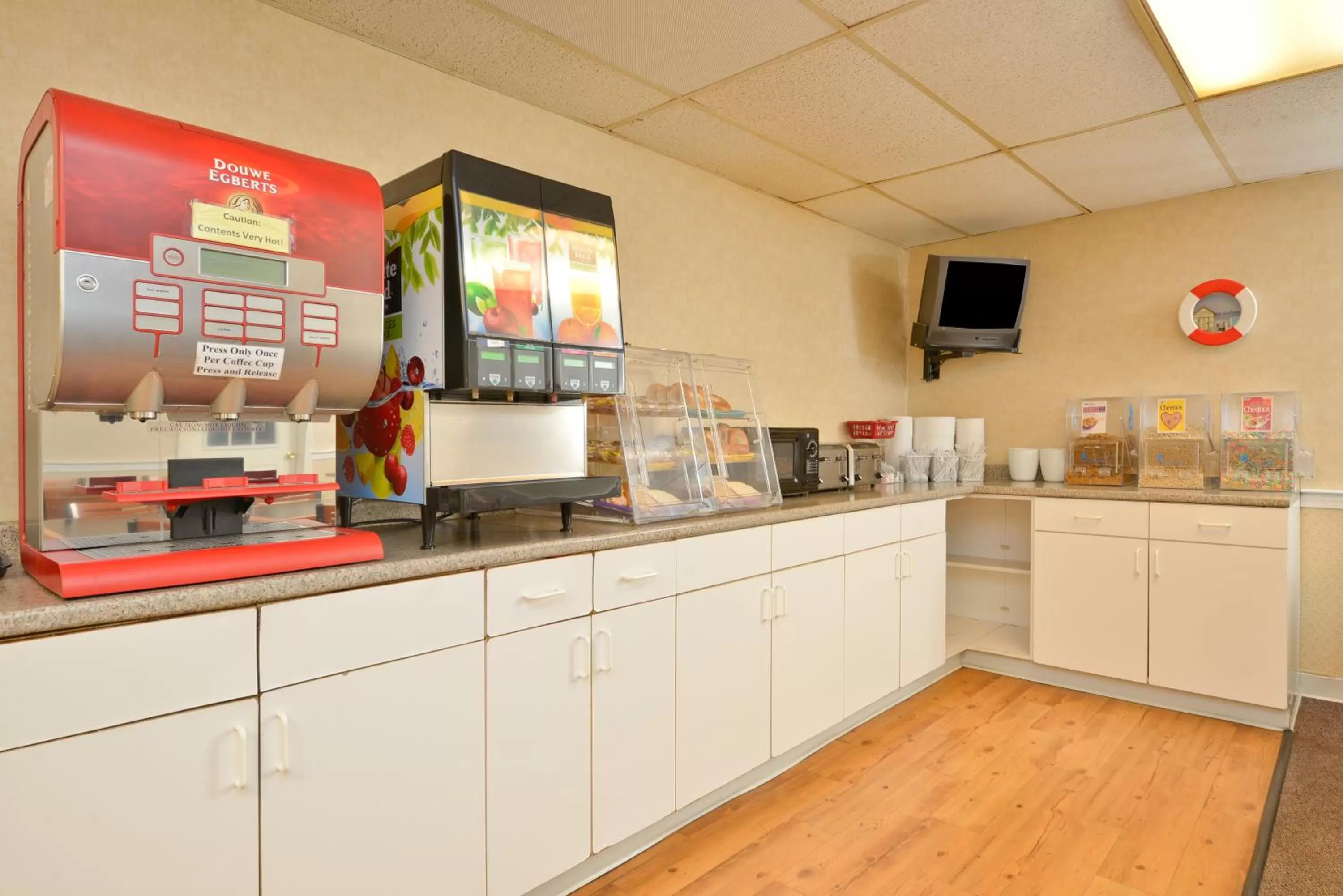 Restaurant/places to eat in Sandwich Lodge & Resort