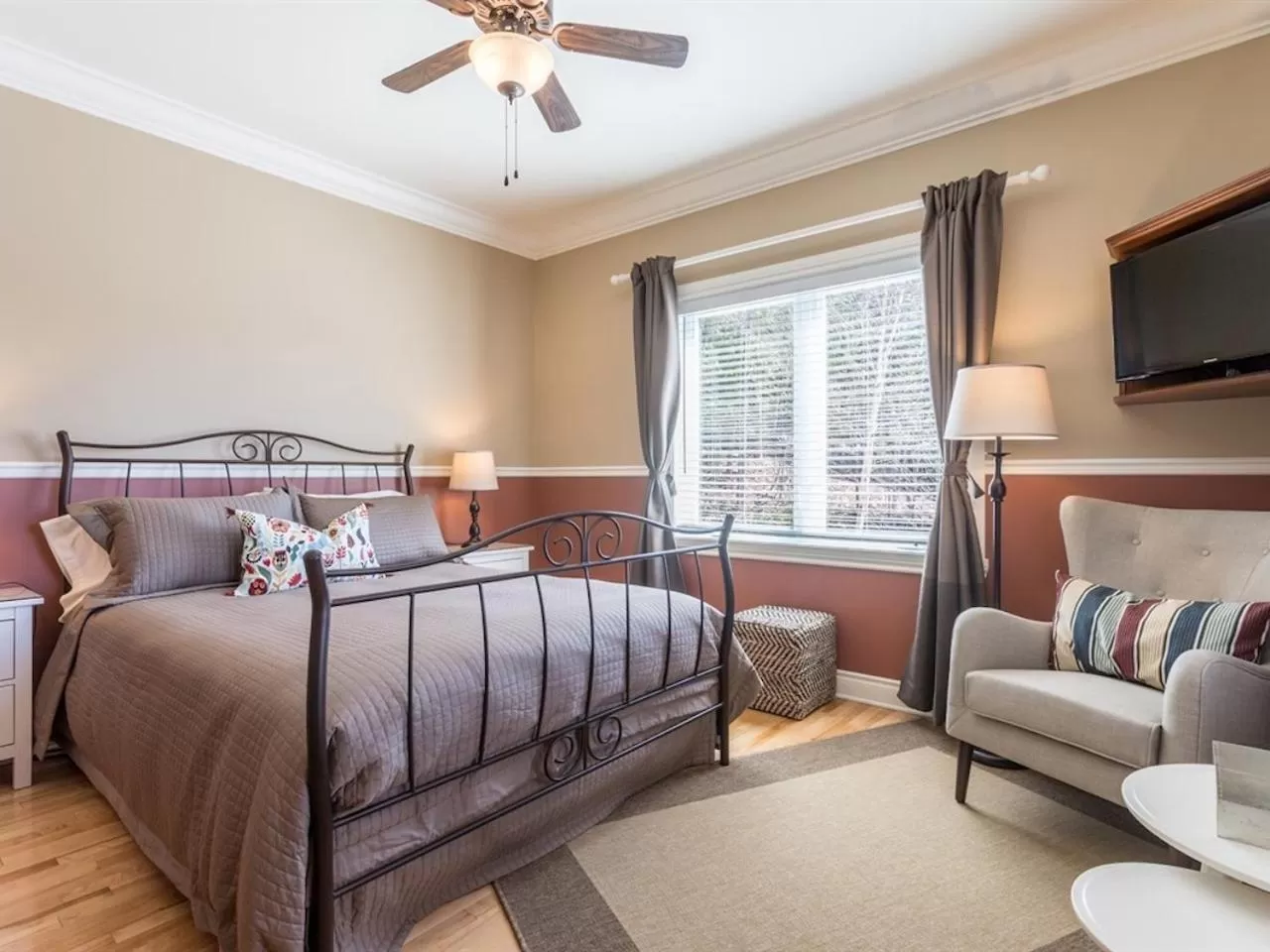 Bedroom, Bed in Les Dames du Lac