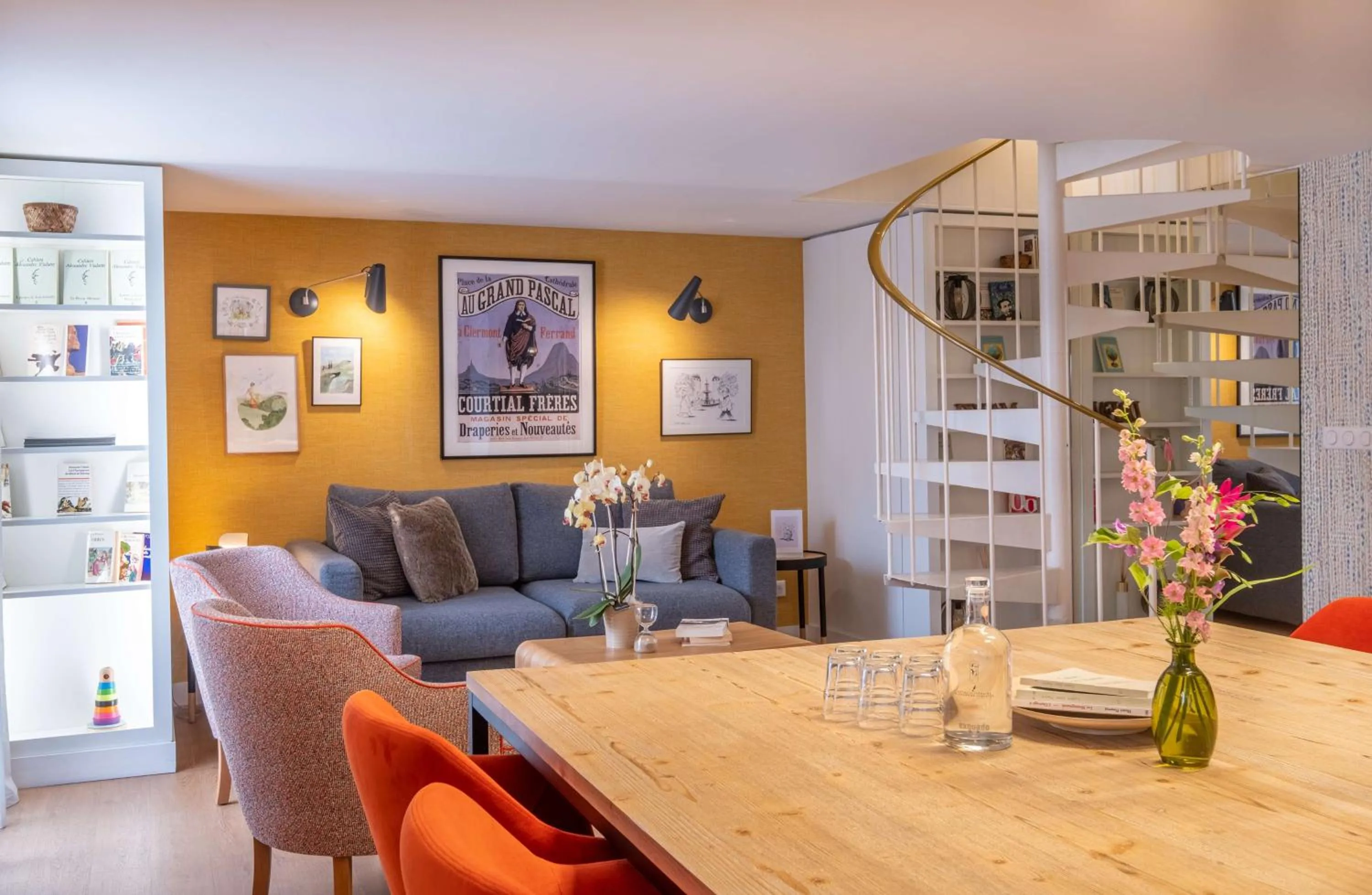 Photo of the whole room in Hotel Litteraire Alexandre Vialatte, BW Signature Collection