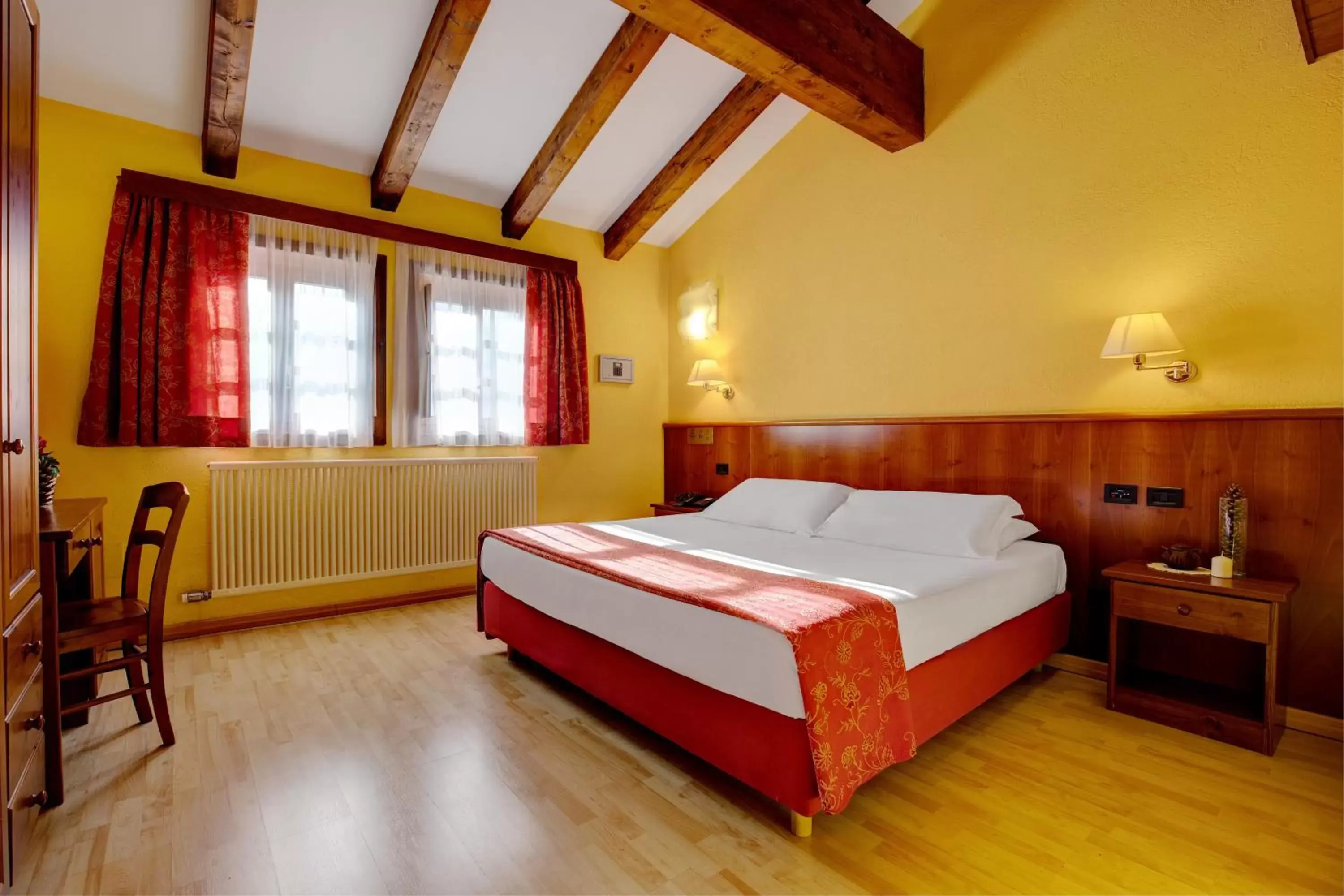 Double or Twin Room in iH Hotels Courmayeur Mont Blanc Double or Twin Room in iH Hotels Courmayeur Mont Blanc