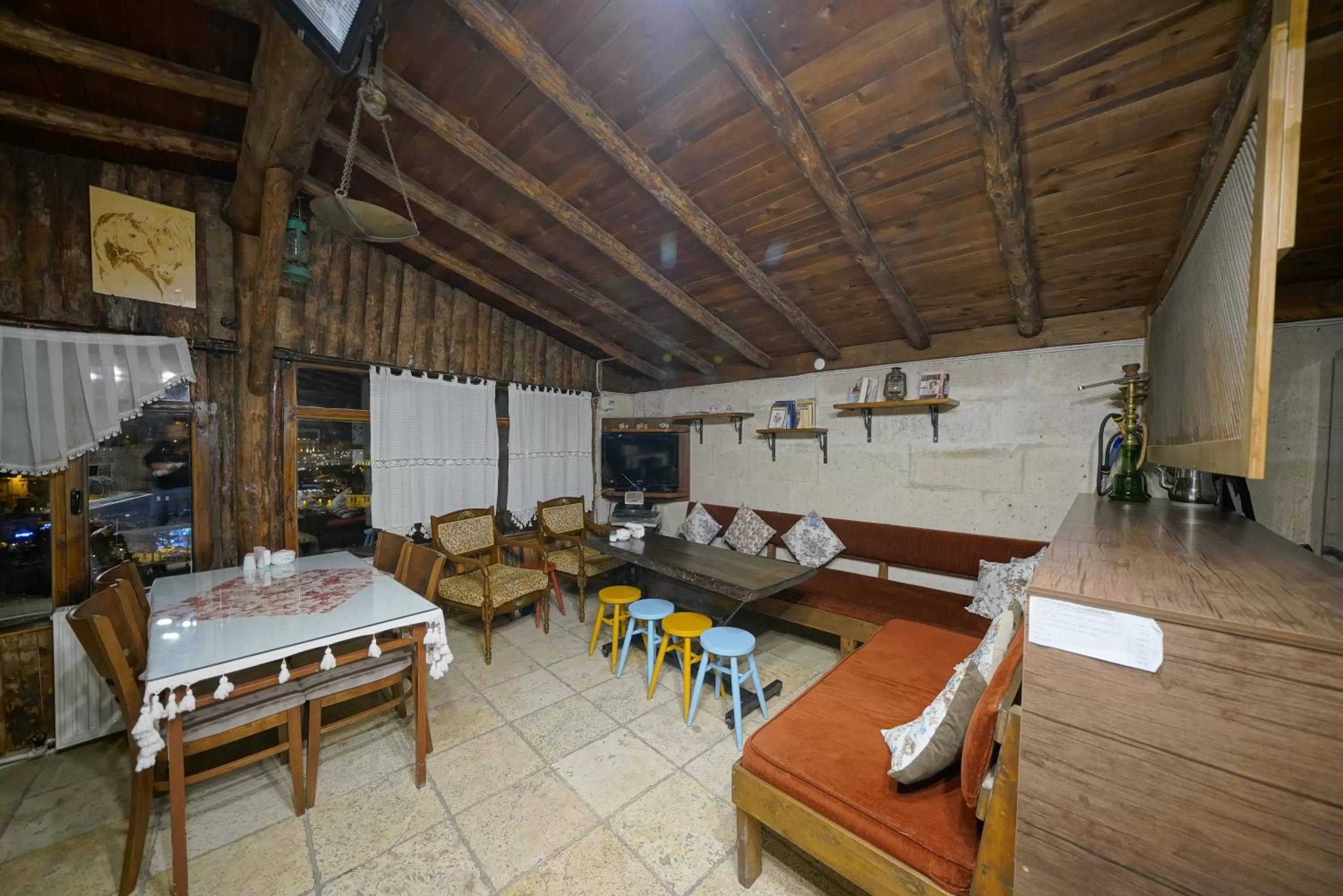 Communal lounge/ TV room in Arch Palace