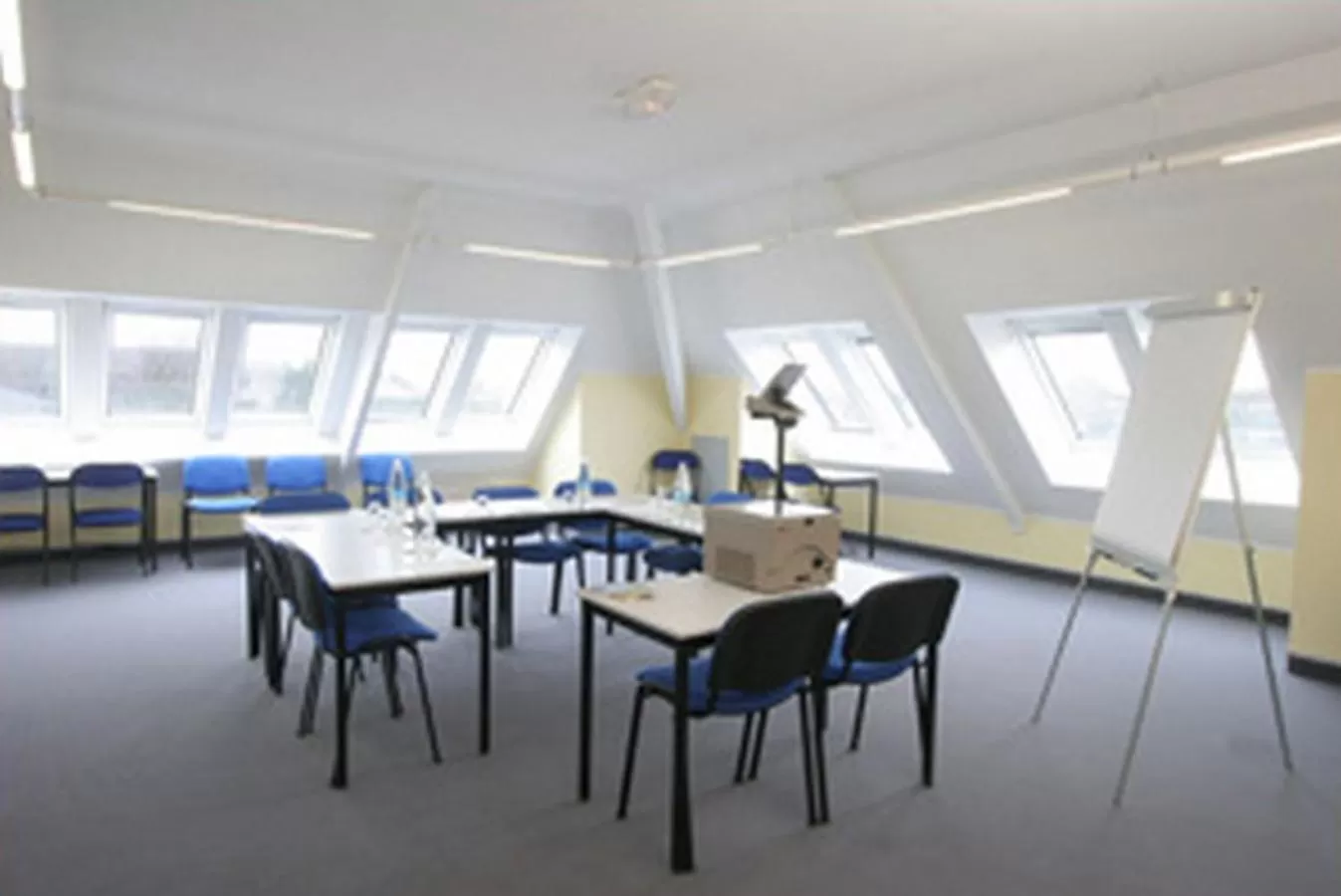 Business facilities in Hostellerie Saint Vincent Beauvais Aeroport