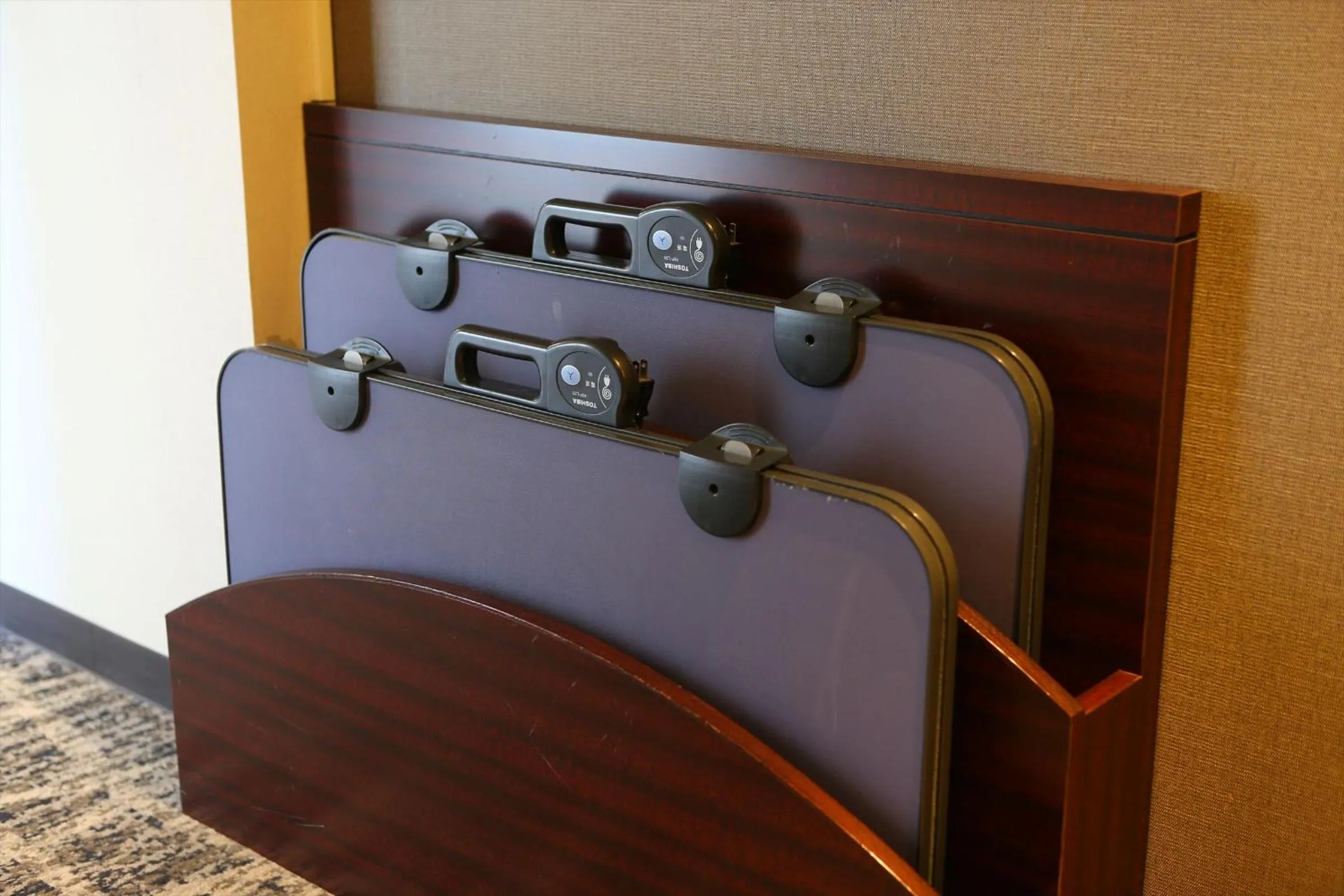 trouser press in Hotel Hokke Club Hakodate