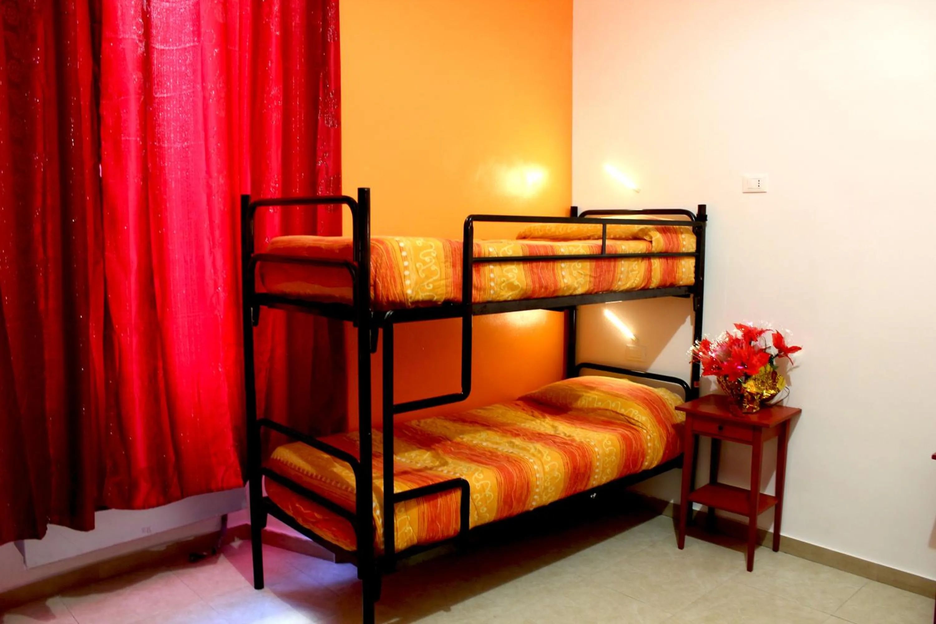 bunk bed, Bed in Legend R.G.